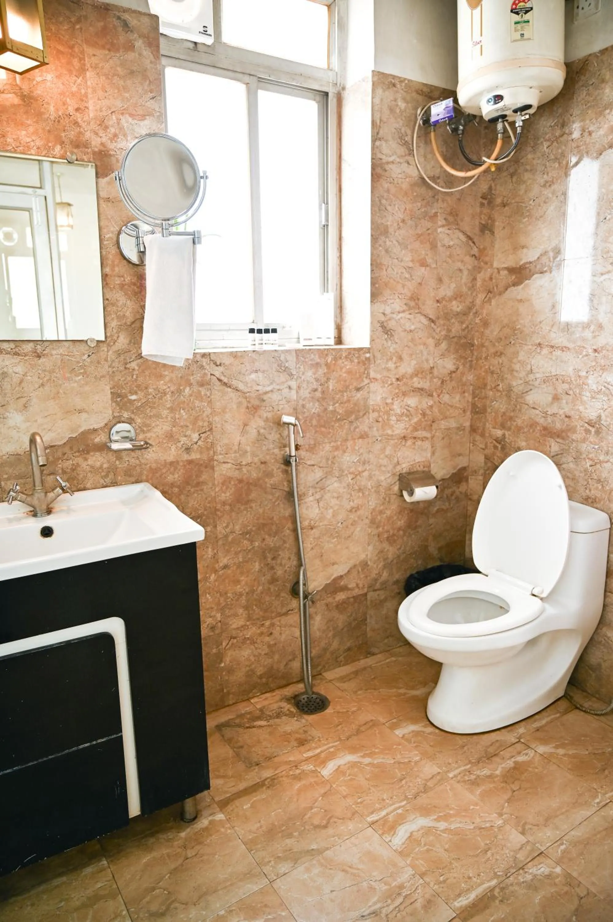 Shower in Hotel Dodas Palace