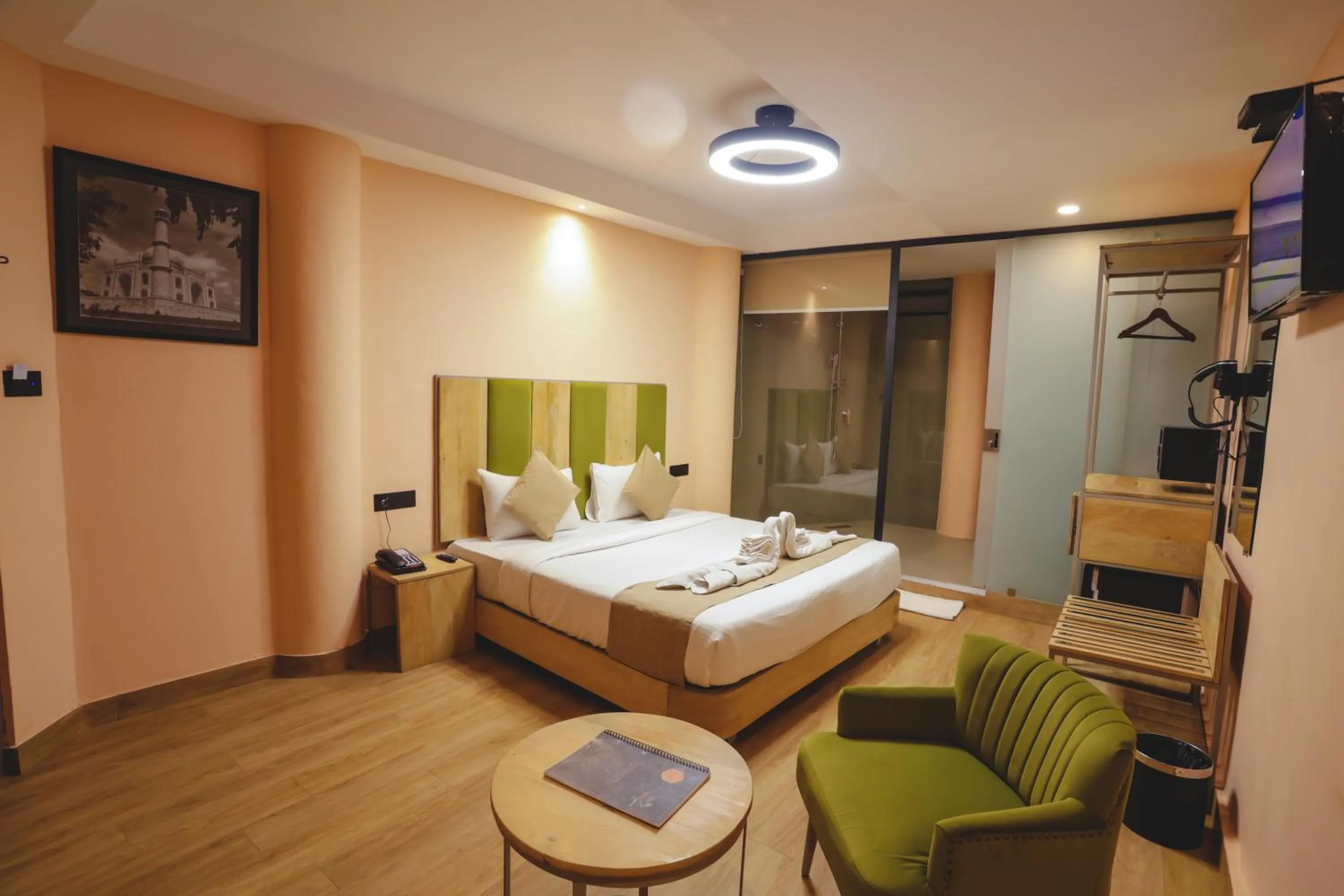 Seating area, Bed in Hotel Dodas Palace