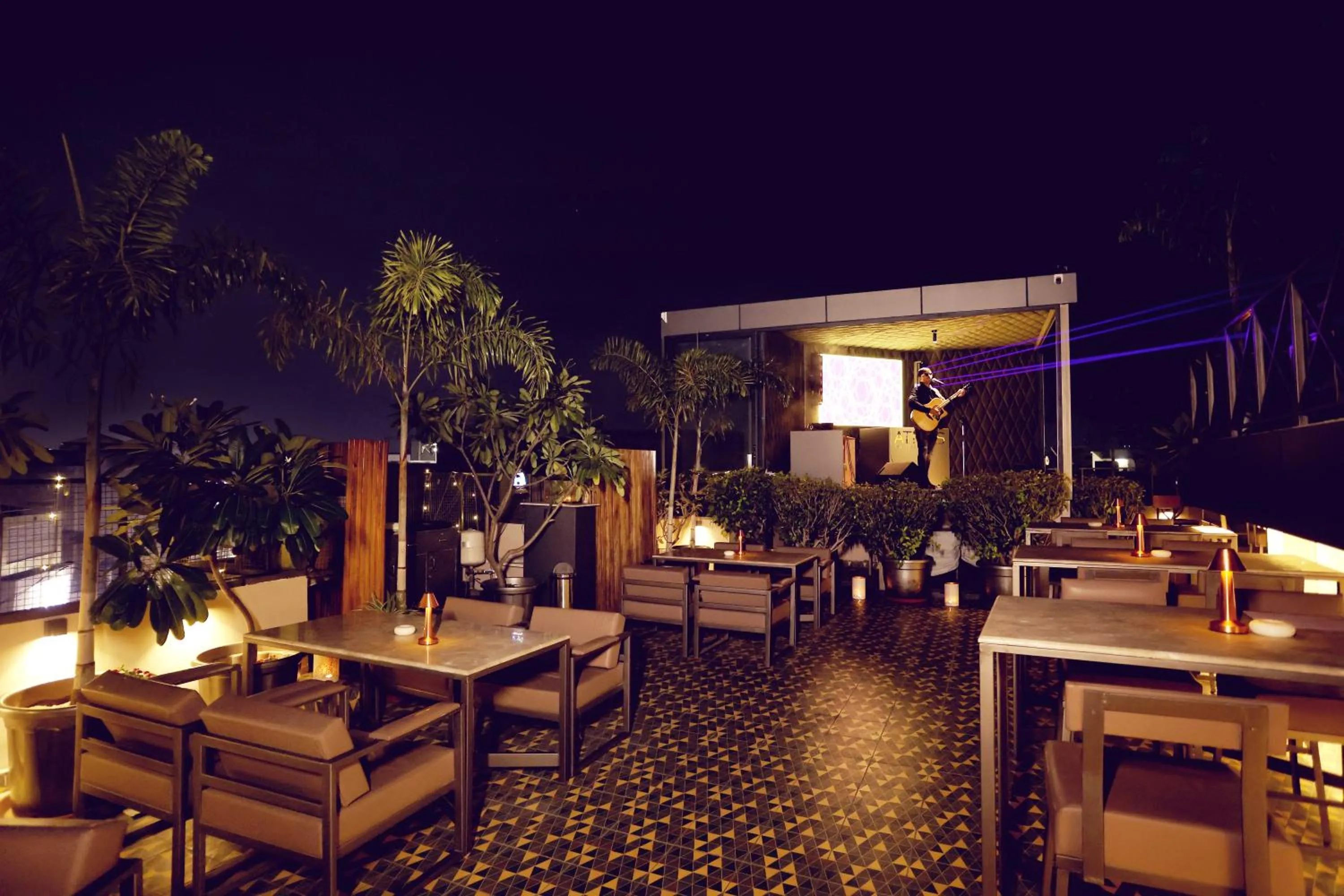 Restaurant/places to eat in Hotel Dodas Palace