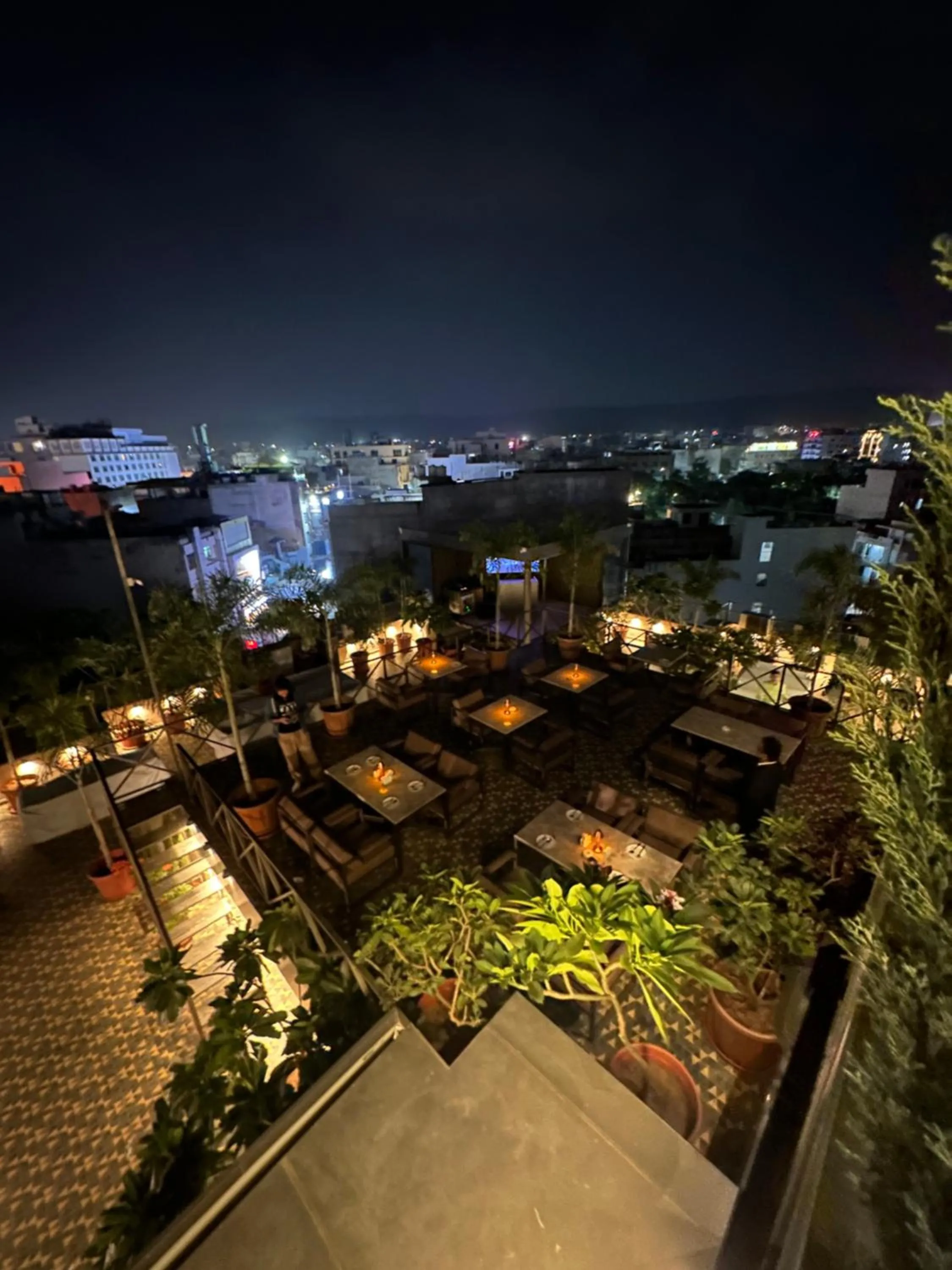 Restaurant/places to eat in Hotel Dodas Palace