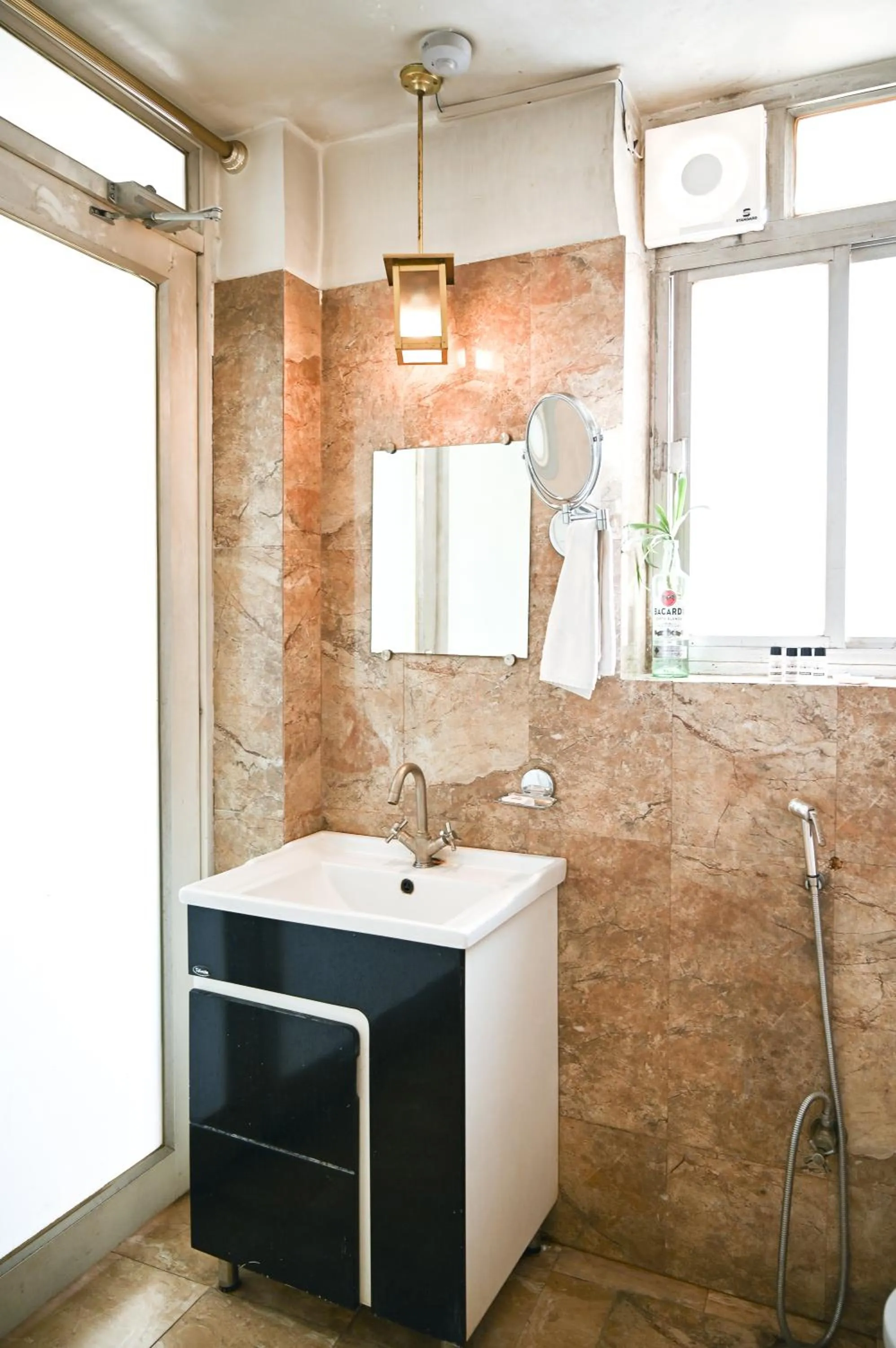 Shower in Hotel Dodas Palace