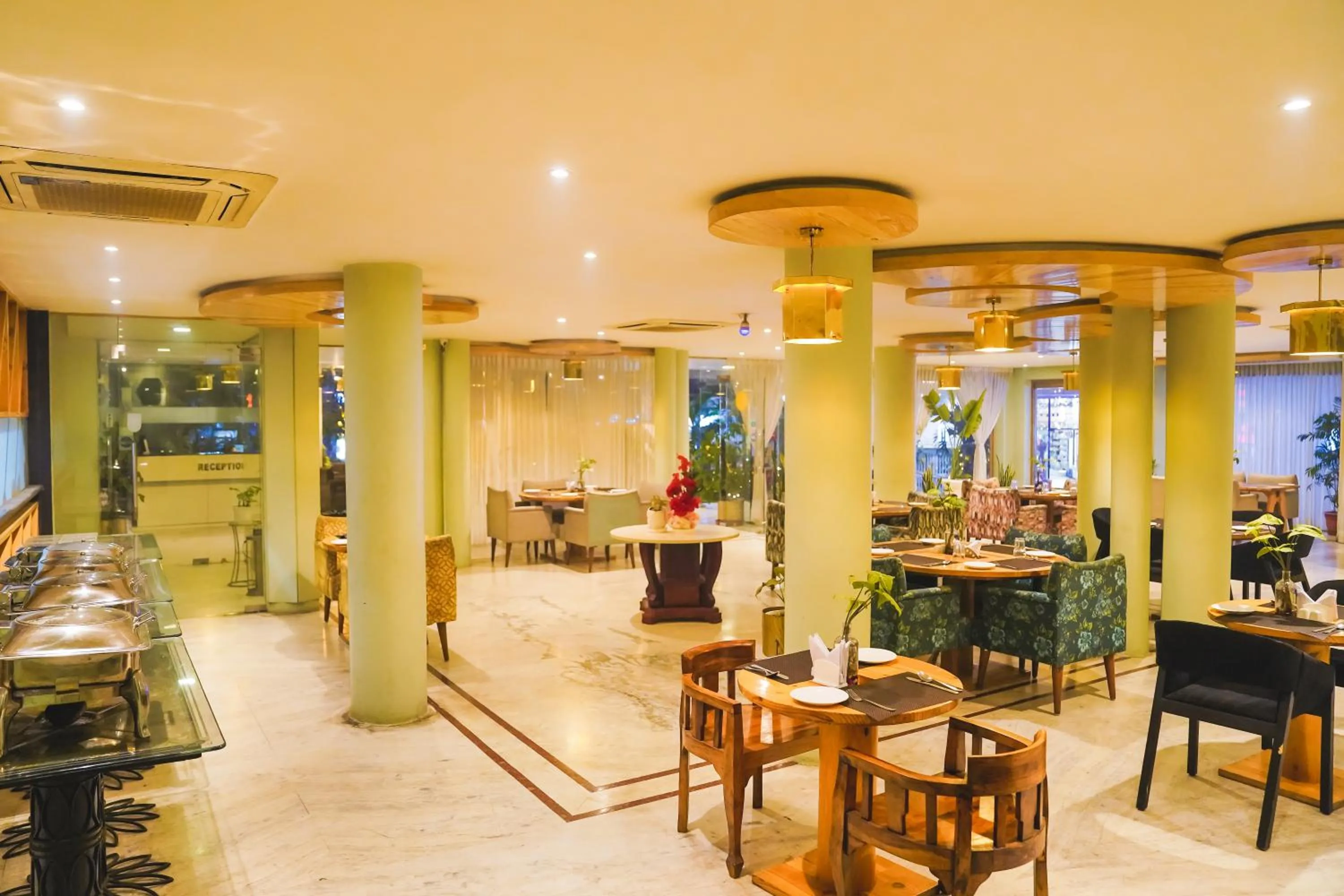 Restaurant/places to eat in Hotel Dodas Palace