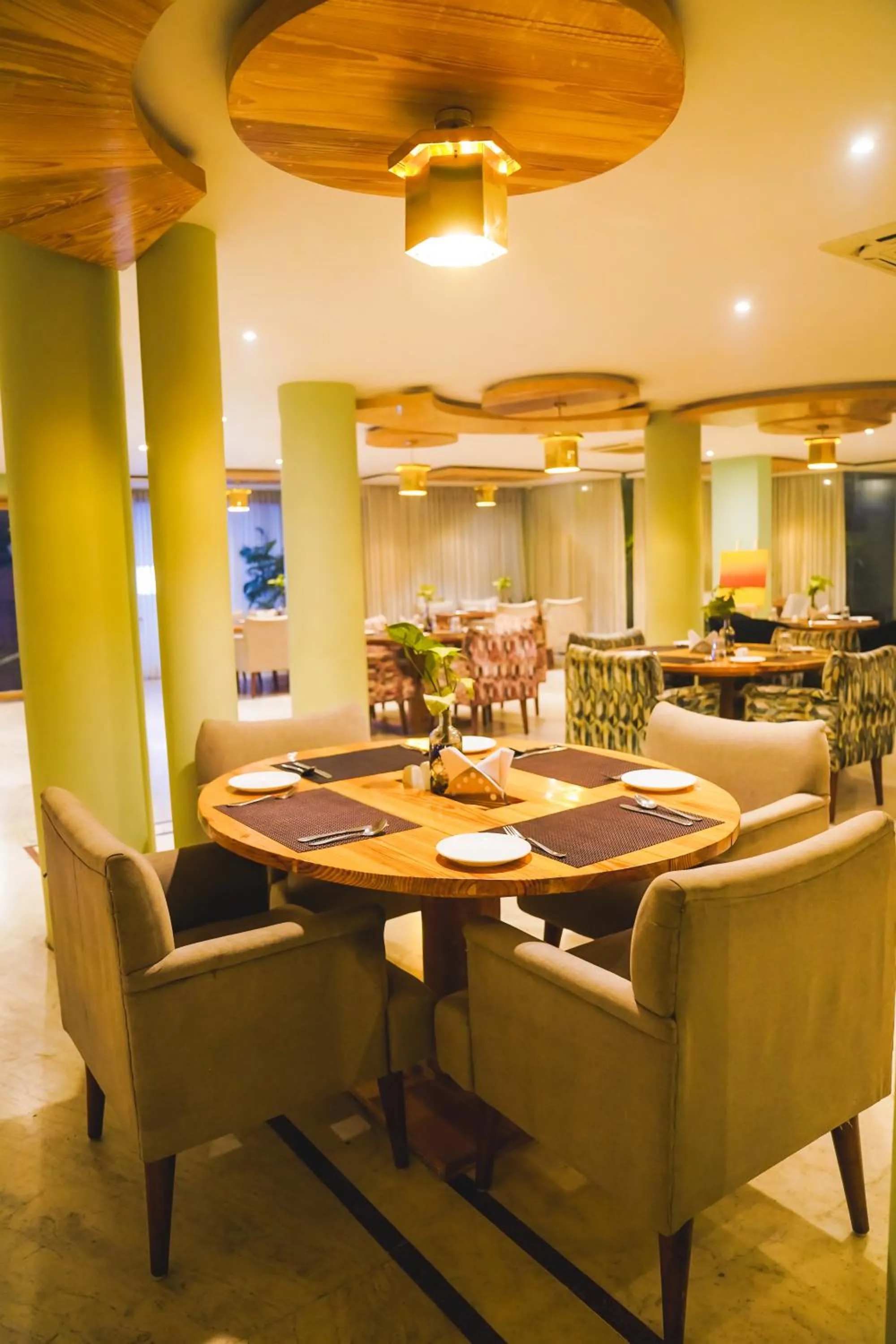 Restaurant/places to eat in Hotel Dodas Palace