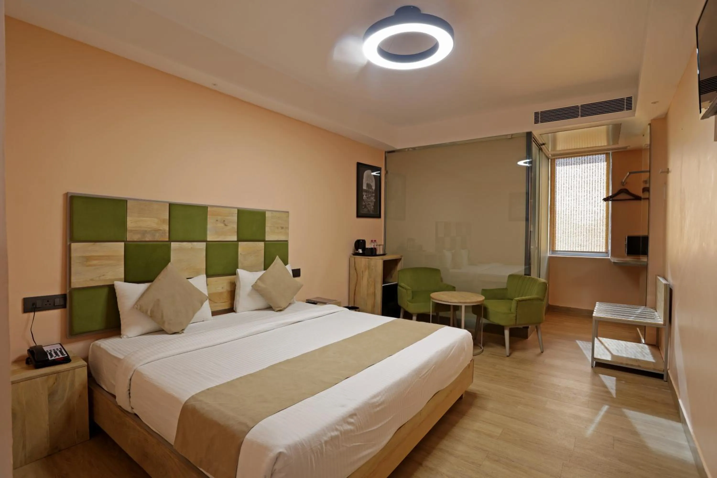 Seating area, Bed in Hotel Dodas Palace