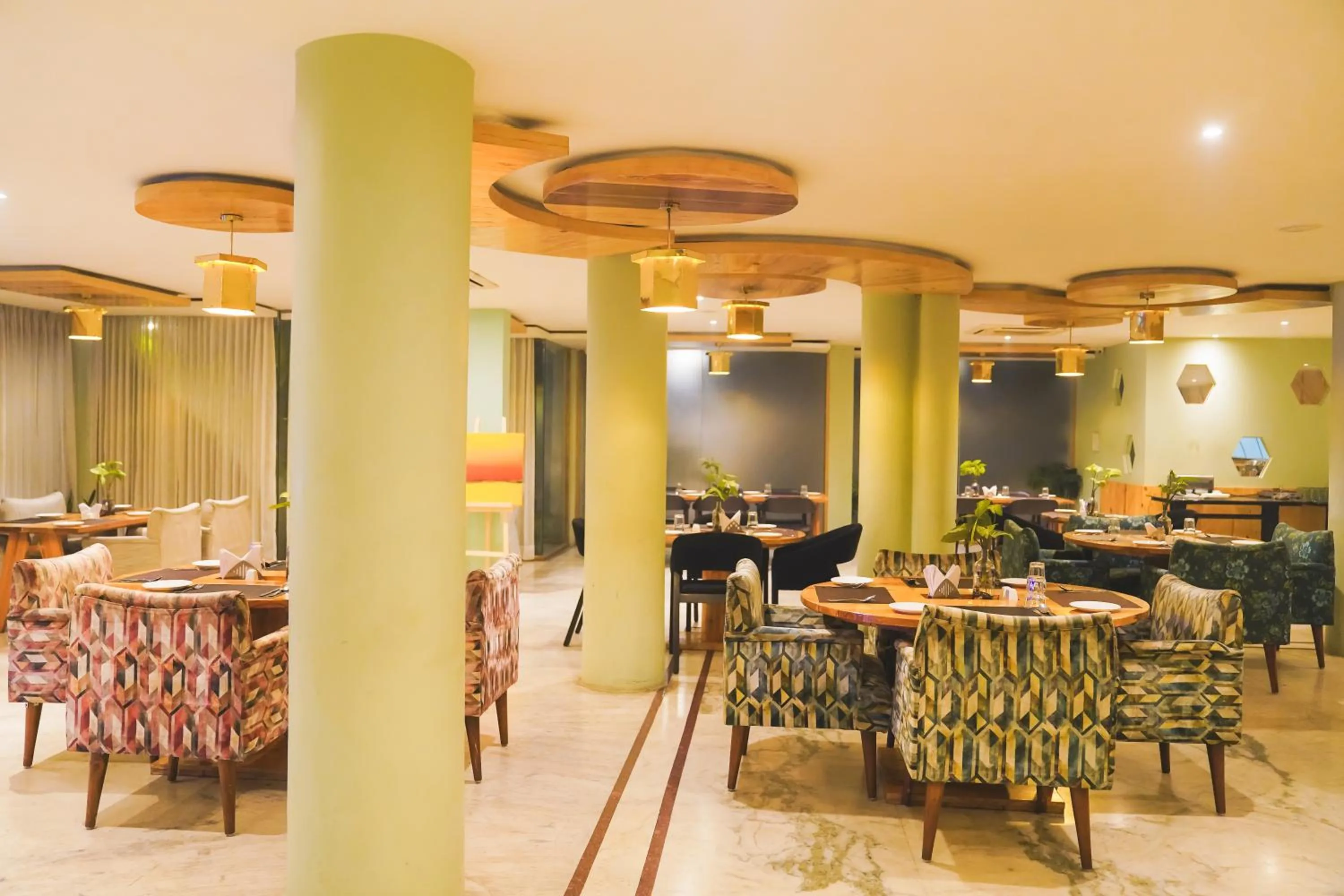 Restaurant/places to eat in Hotel Dodas Palace