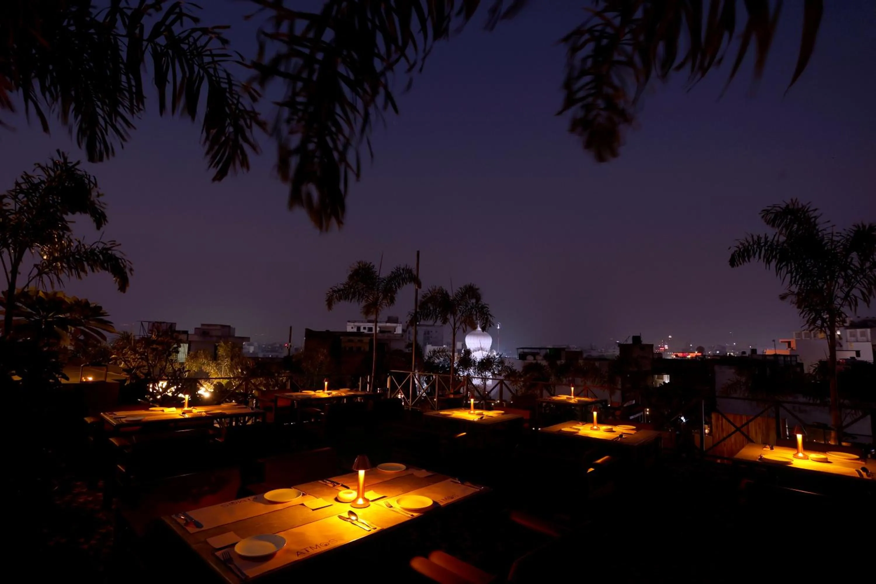 Restaurant/places to eat in Hotel Dodas Palace