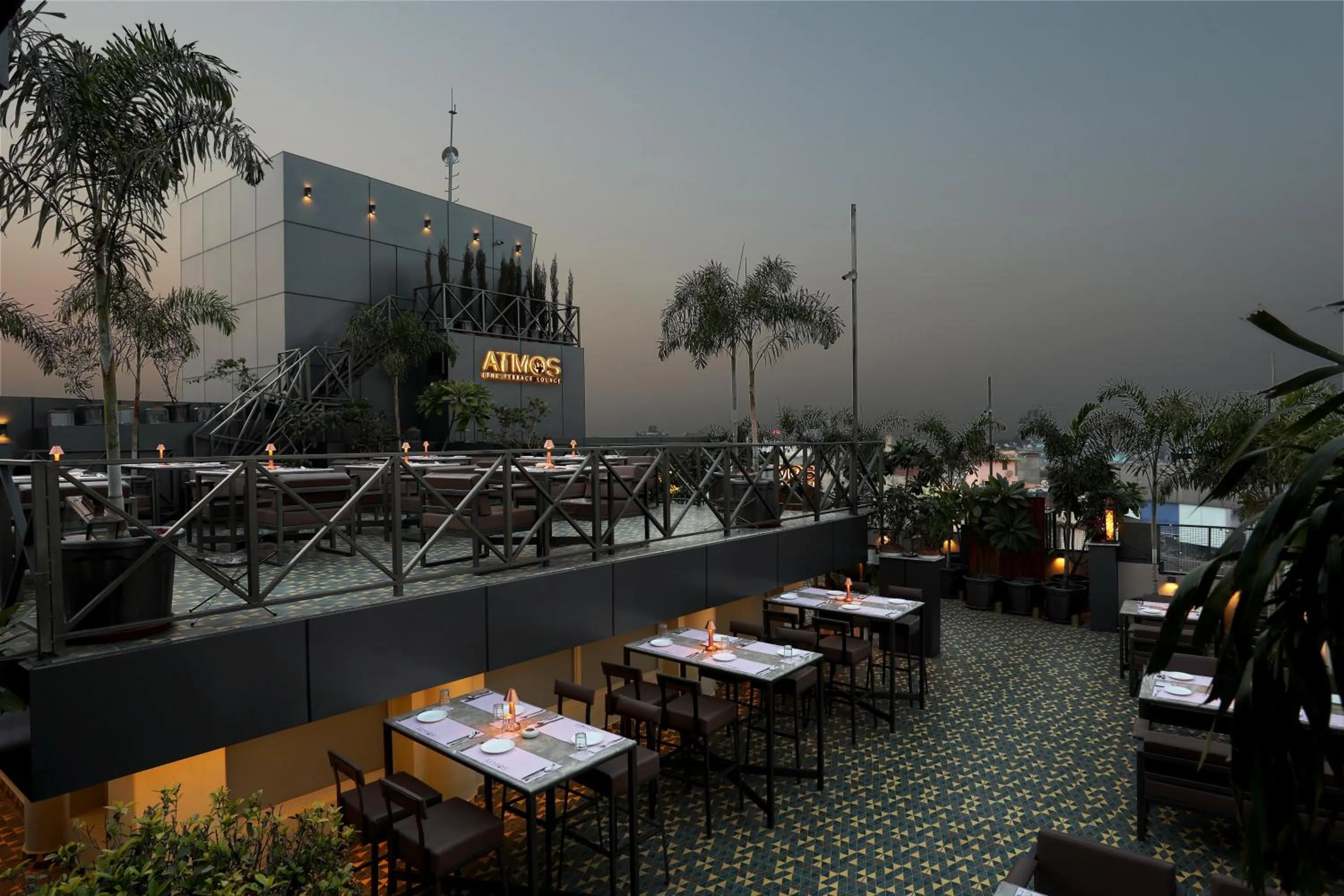 Restaurant/places to eat in Hotel Dodas Palace