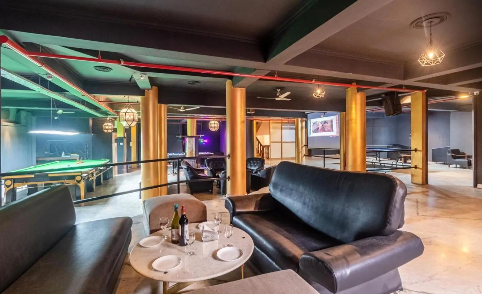 Restaurant/places to eat in Hotel Dodas Palace