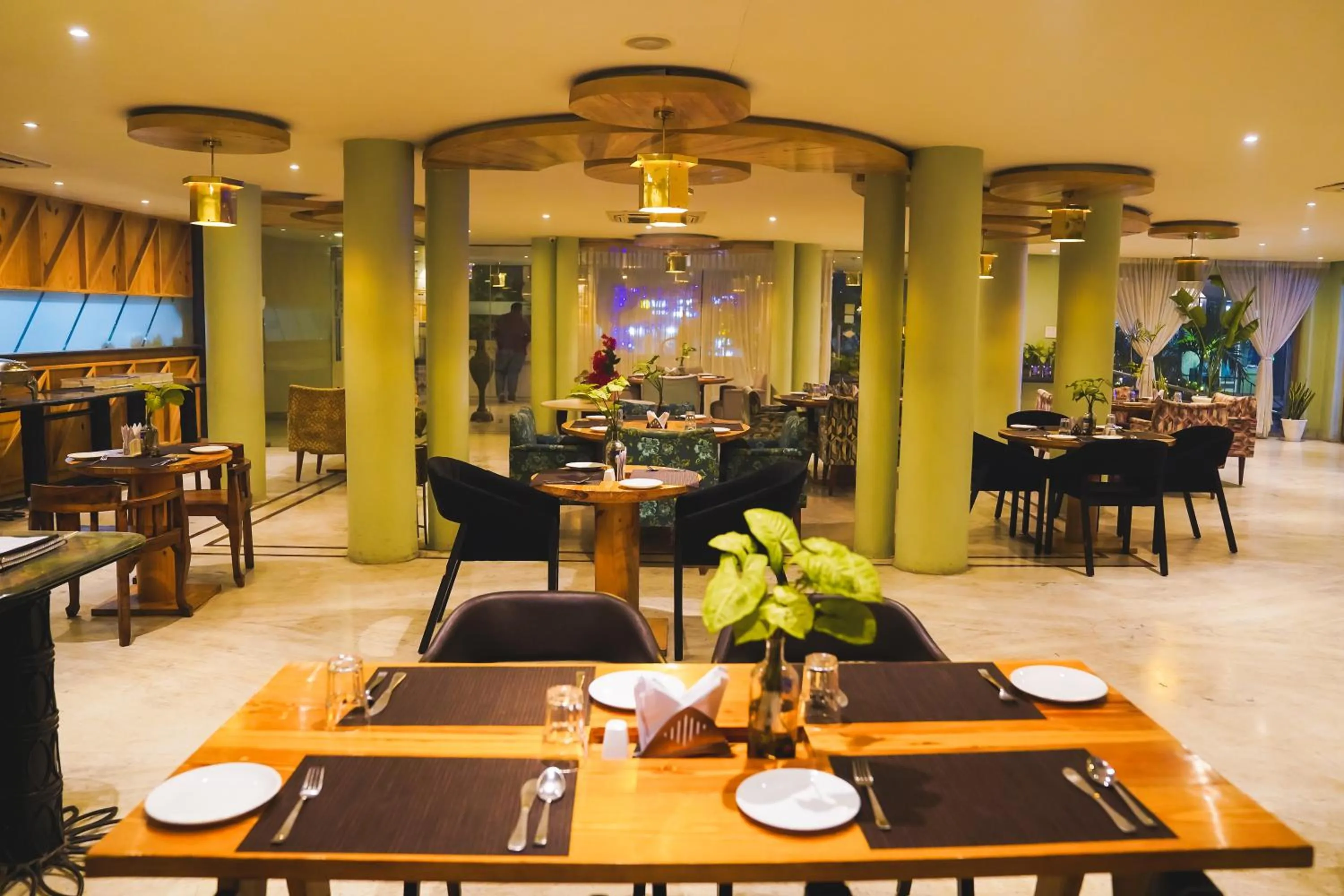 Restaurant/places to eat in Hotel Dodas Palace