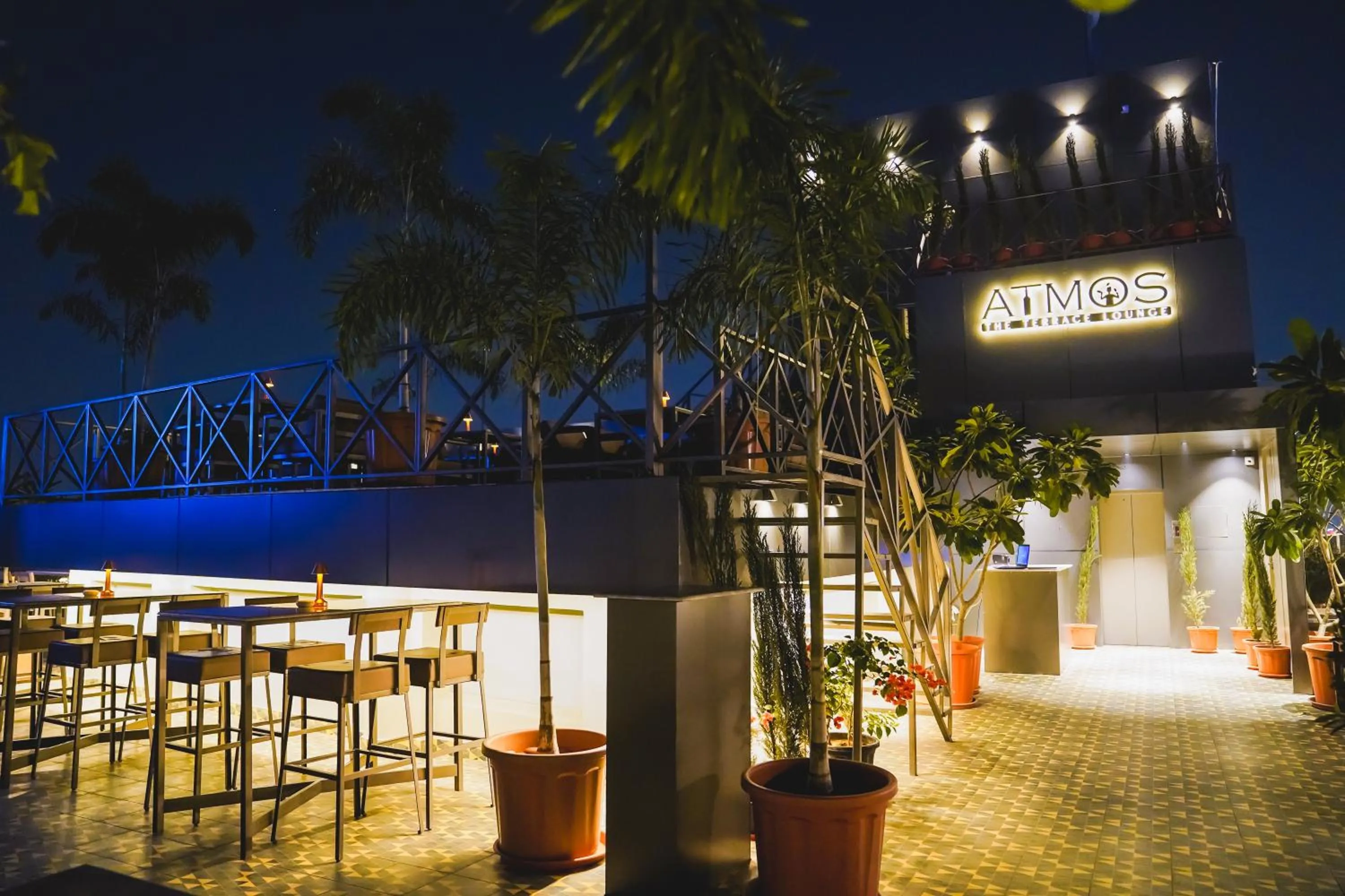 Restaurant/places to eat in Hotel Dodas Palace