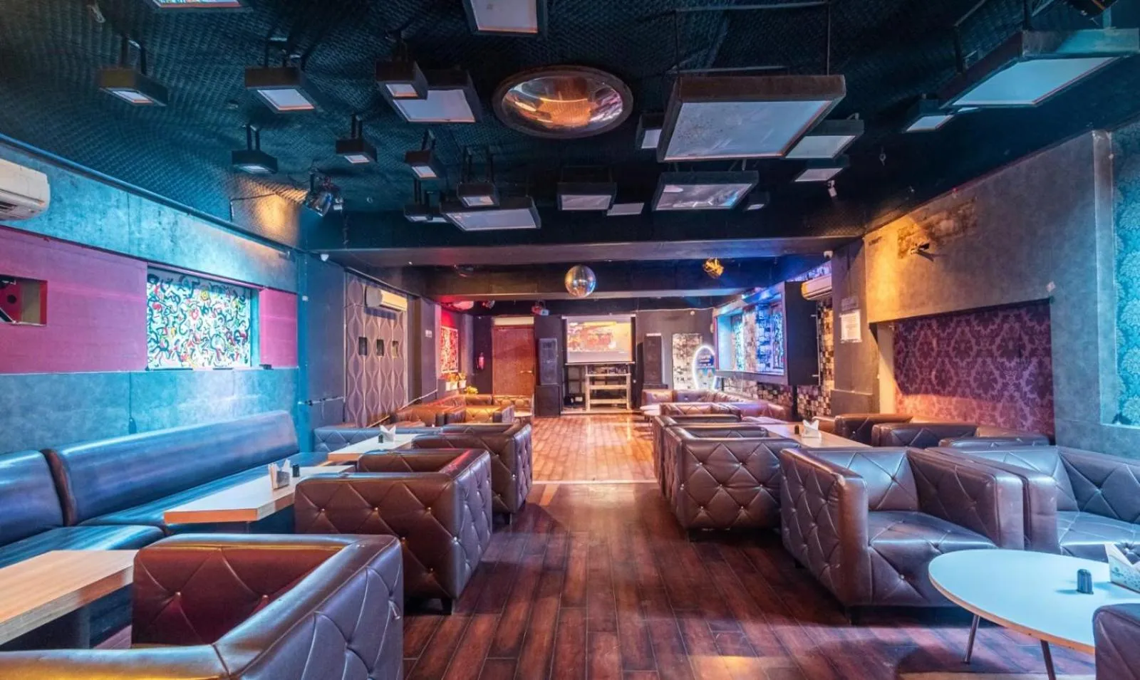 Restaurant/places to eat in Hotel Dodas Palace