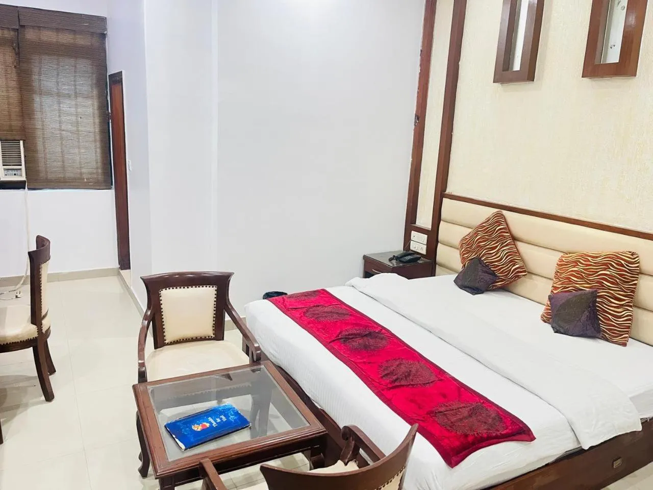 Bed in HOTEL RAMA INN, New Delhi Station
