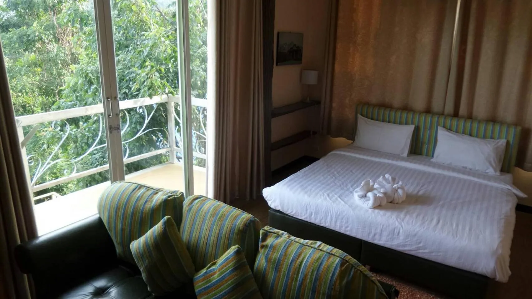 Bed in Rao Ga Khao Resort