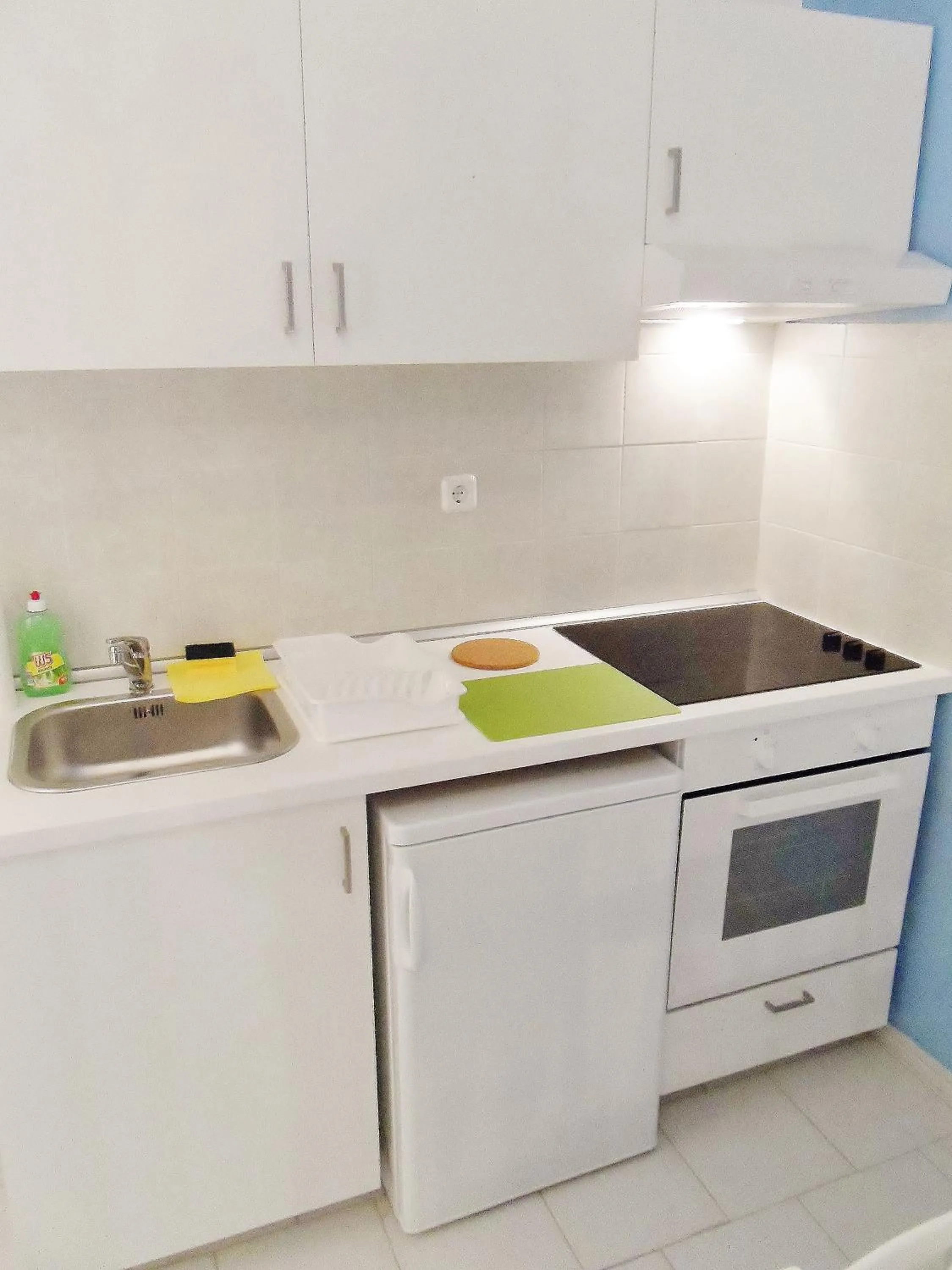 Kitchen or kitchenette in Homely Studios