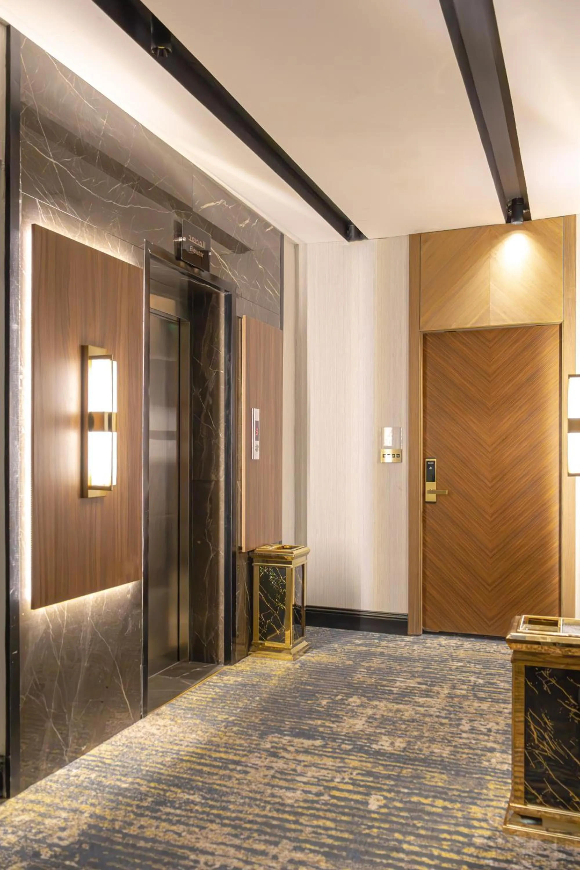 elevator in Daif Inn Serviced Apartments - Jaber