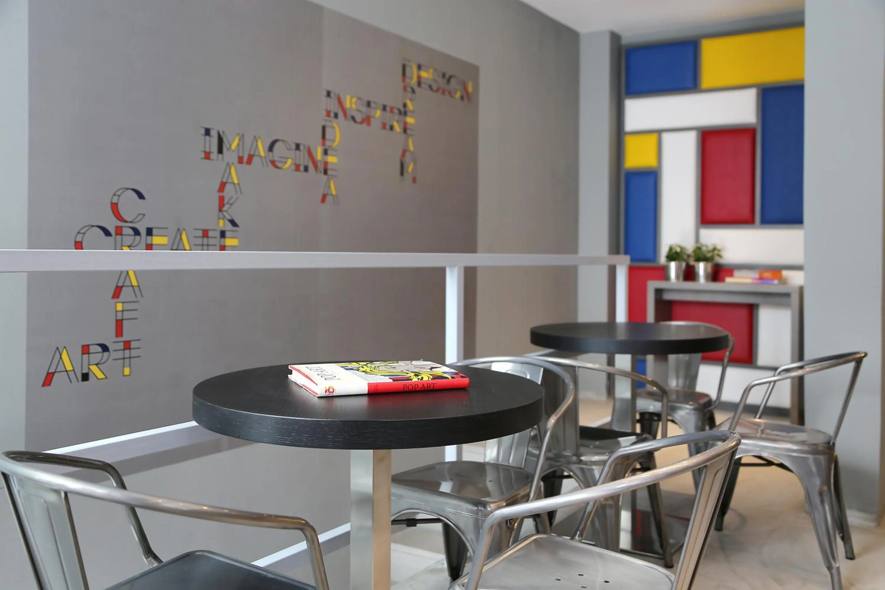 Restaurant/places to eat in Design Architectonika