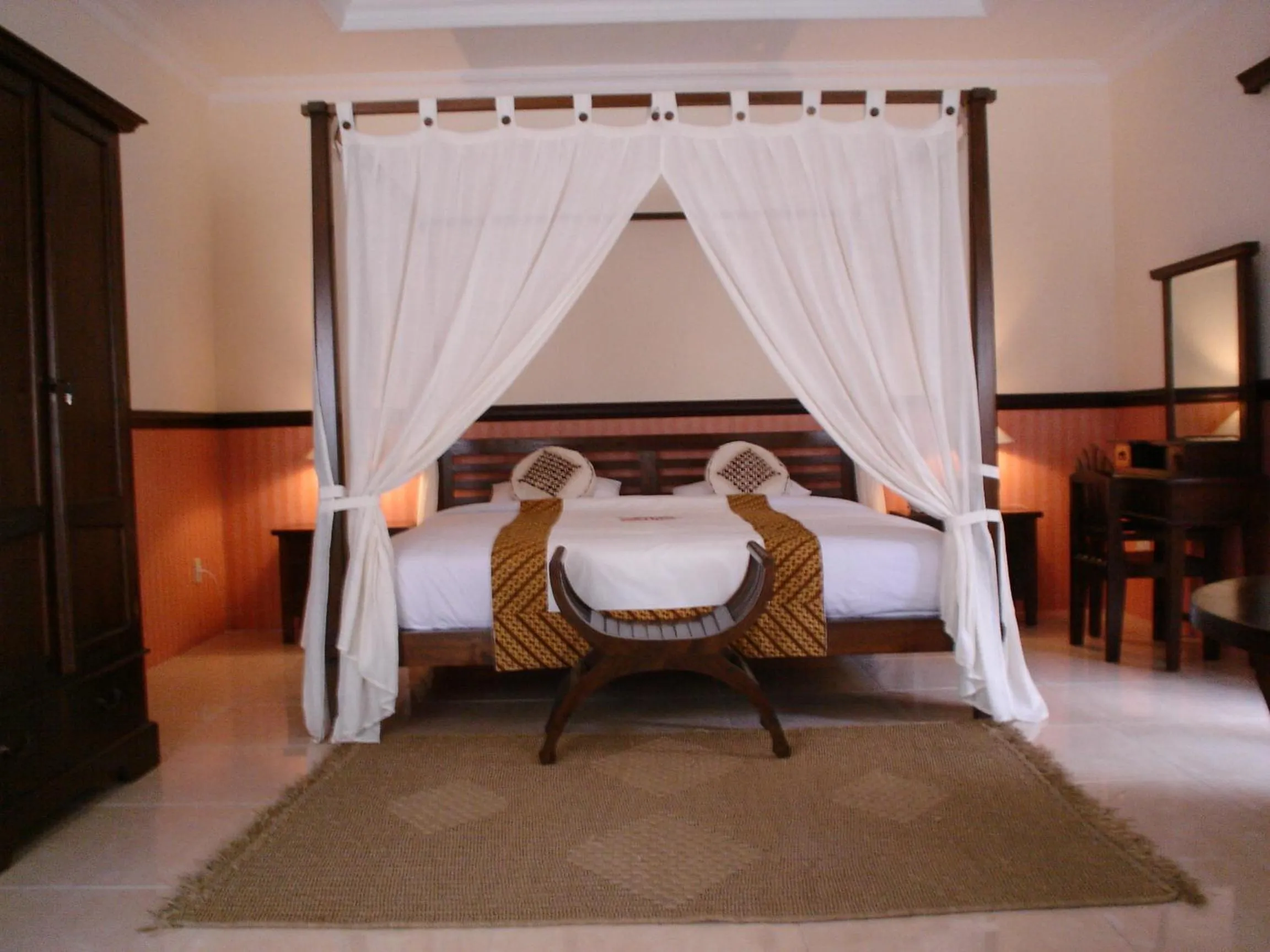 Bed in Swaloh Resort & Spa