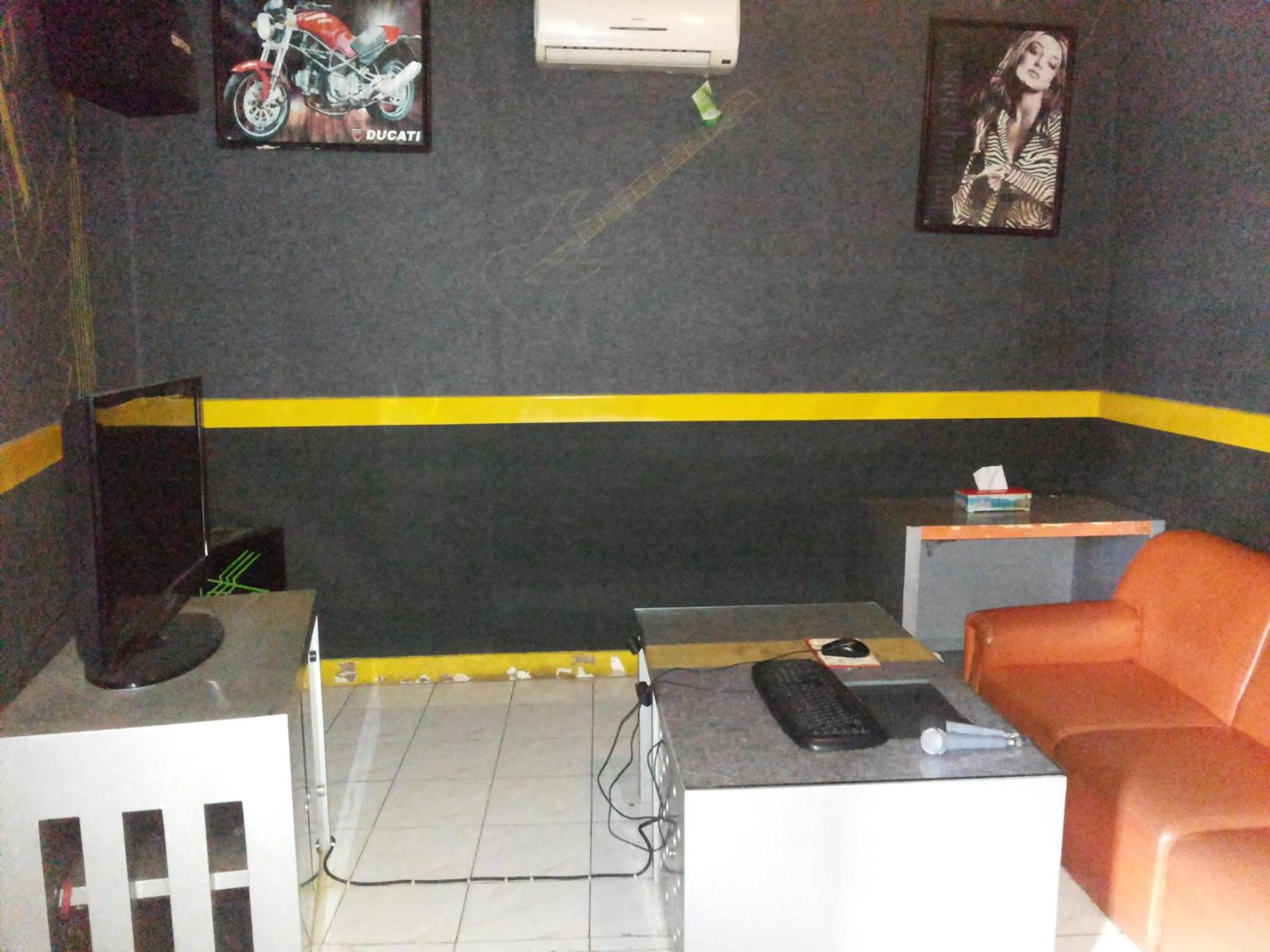 Karaoke in Swaloh Resort & Spa