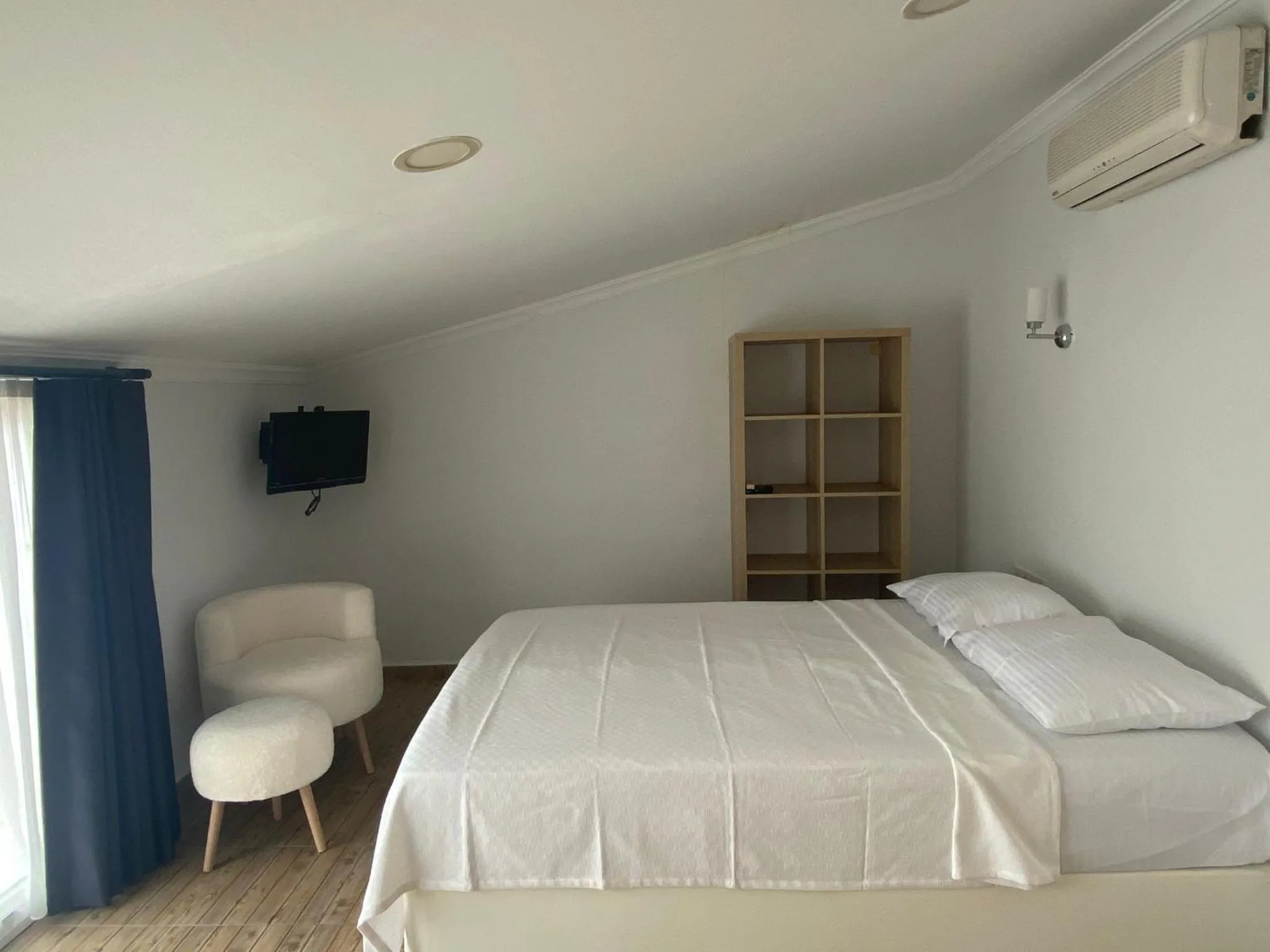 Bed in Bouvardia Inn