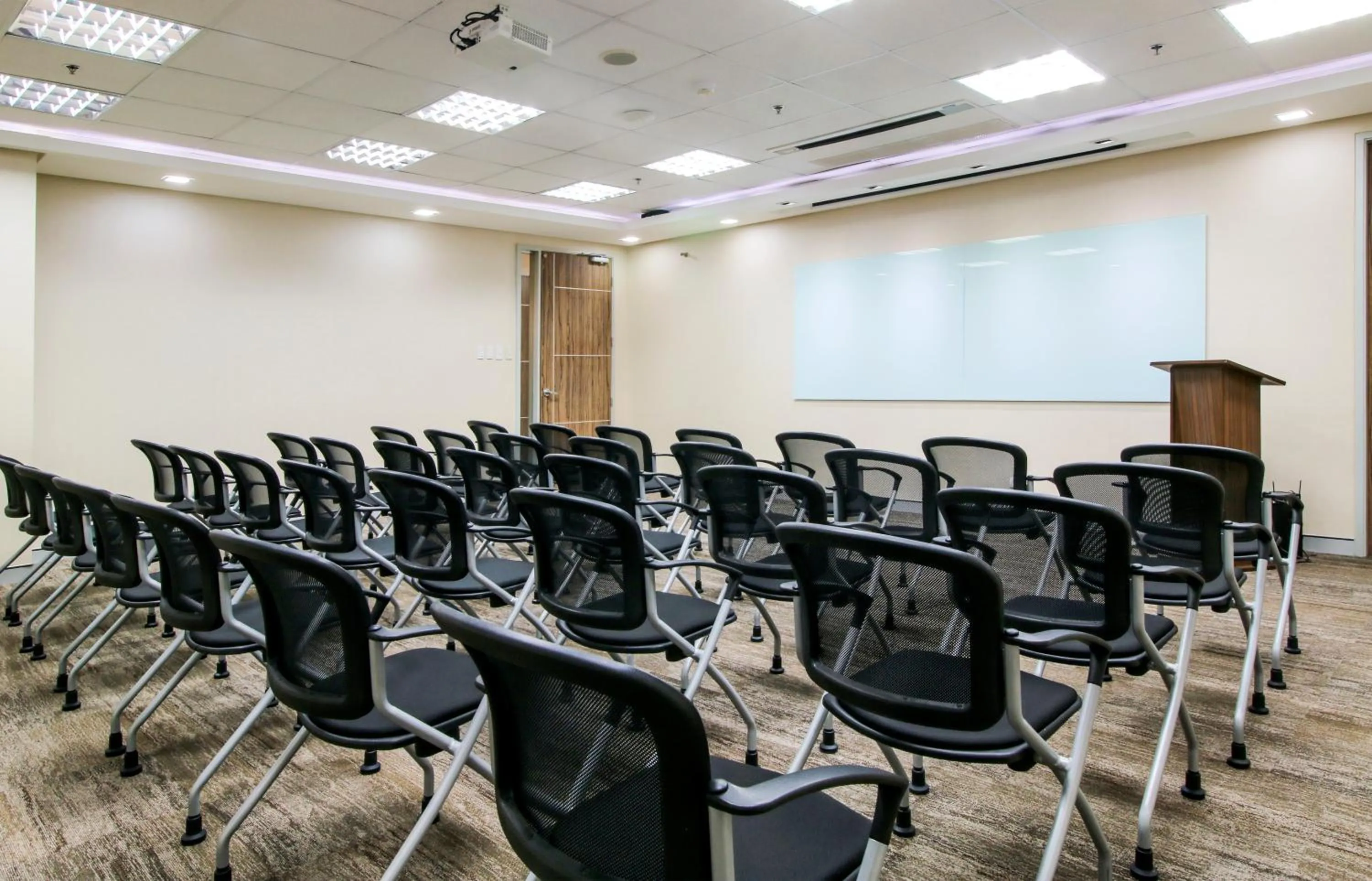 Meeting/conference room in Red Planet Makati Amorsolo
