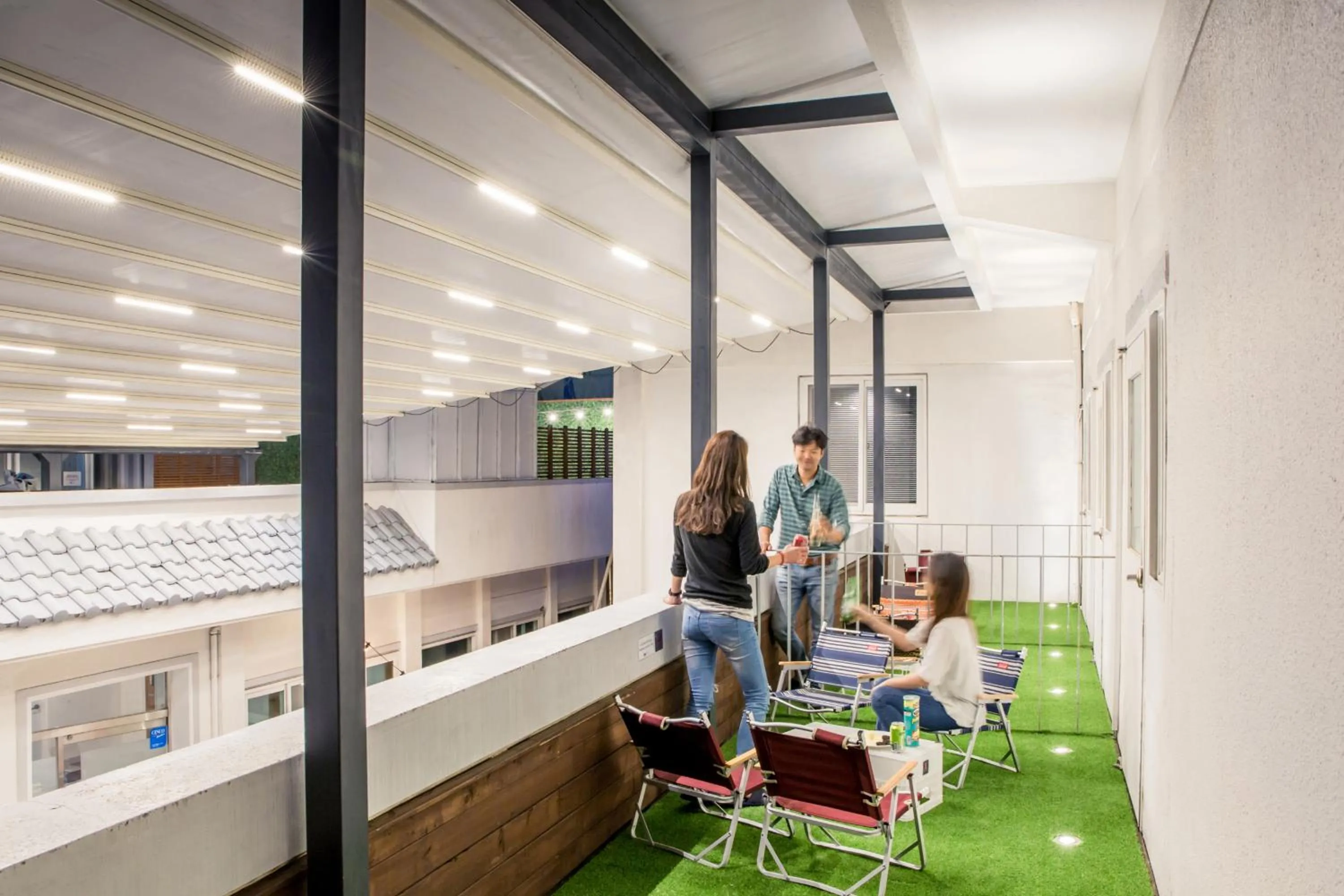 Twin Room with Balcony - single occupancy in Mido Hostel