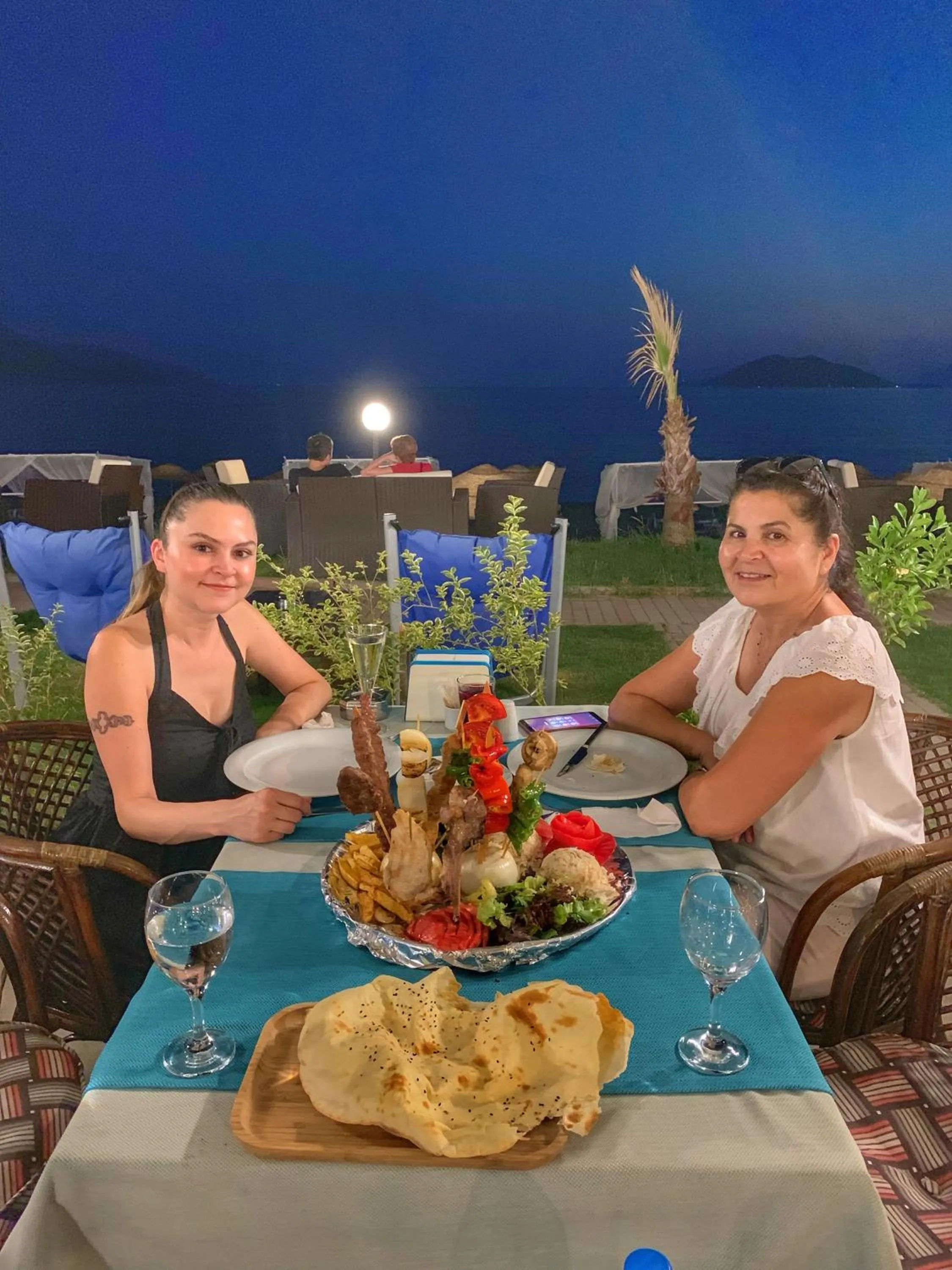 Restaurant/places to eat in Yücel Hotel