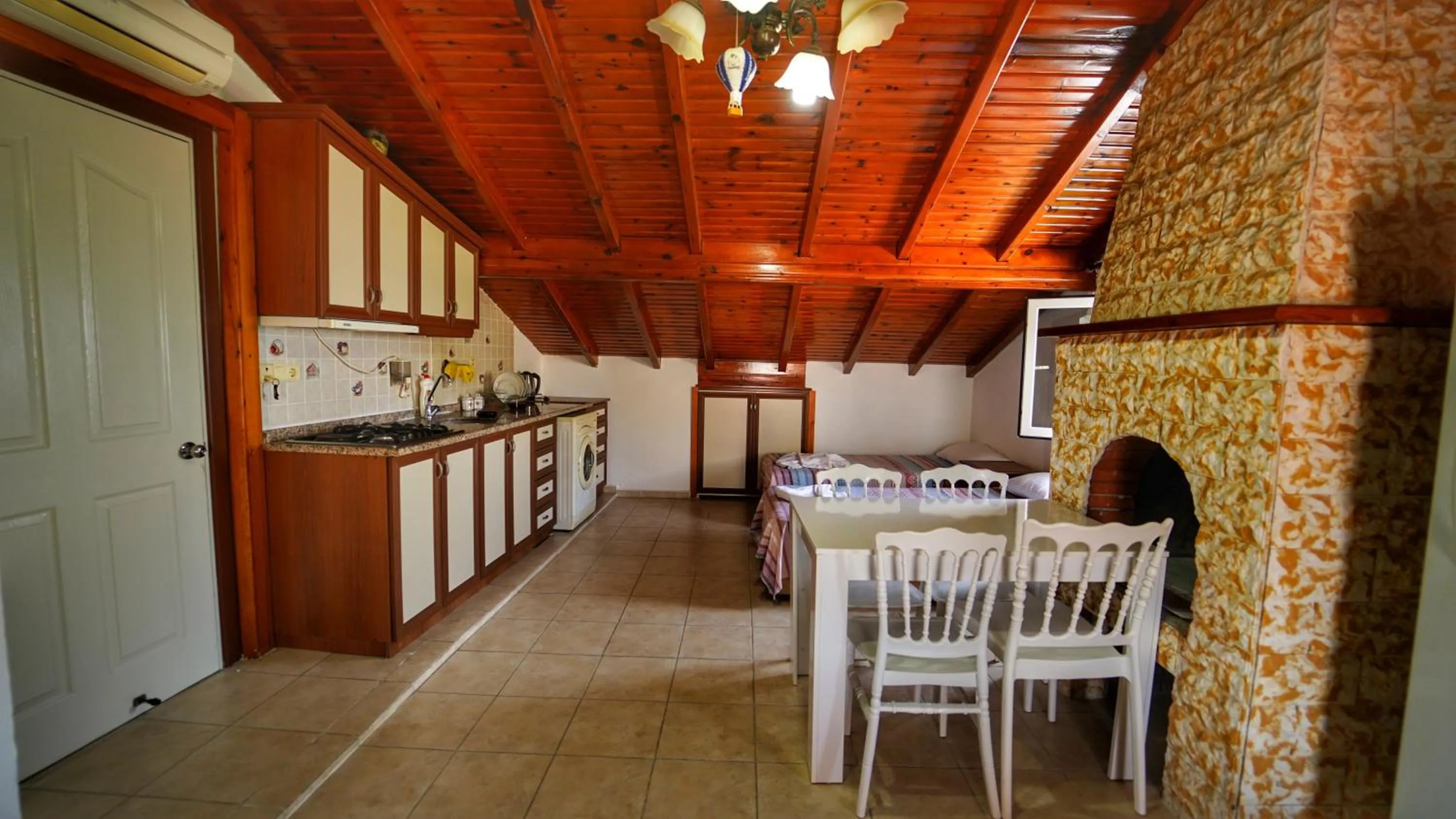 Kitchen or kitchenette in Yücel Hotel