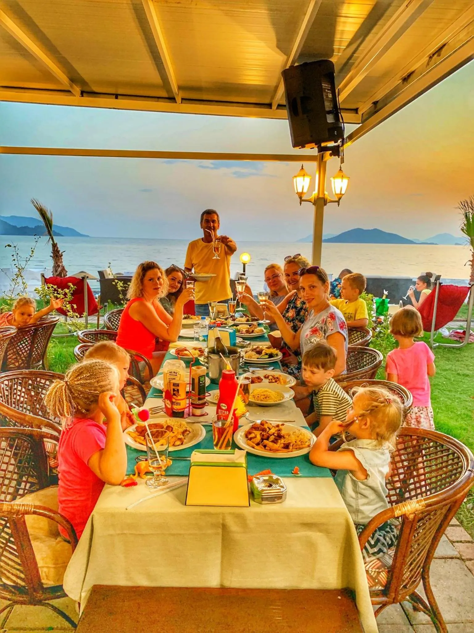 Restaurant/places to eat in Yücel Hotel