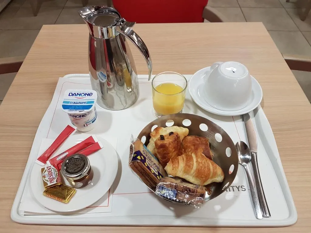 Breakfast in Domitys Le Ruban d'Azur résidence services séniors