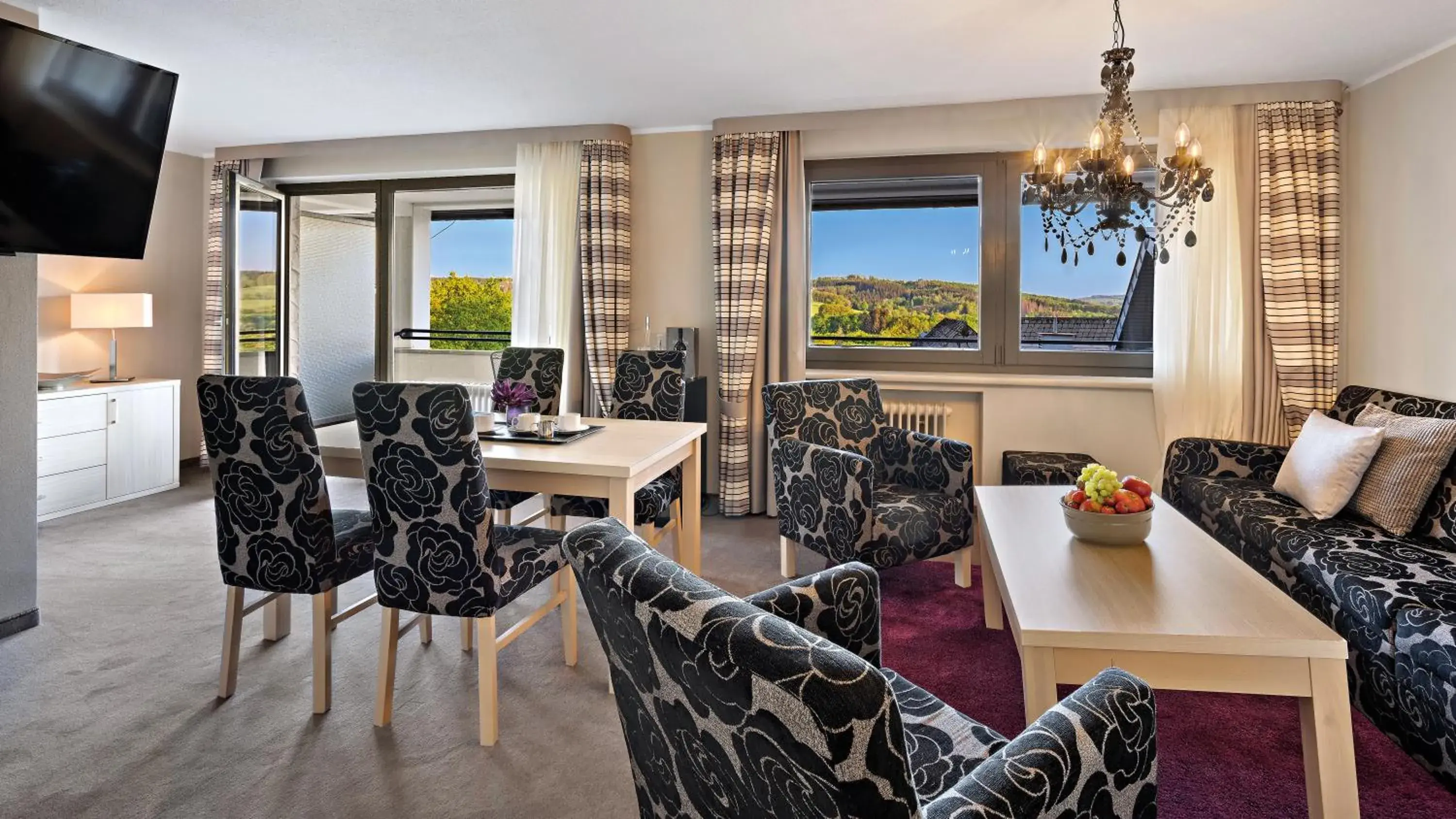 Deluxe Suite with Spa Bath - single occupancy in Hotel Diehlberg Deluxe Suite with Spa Bath - single occupancy in Hotel Diehlberg