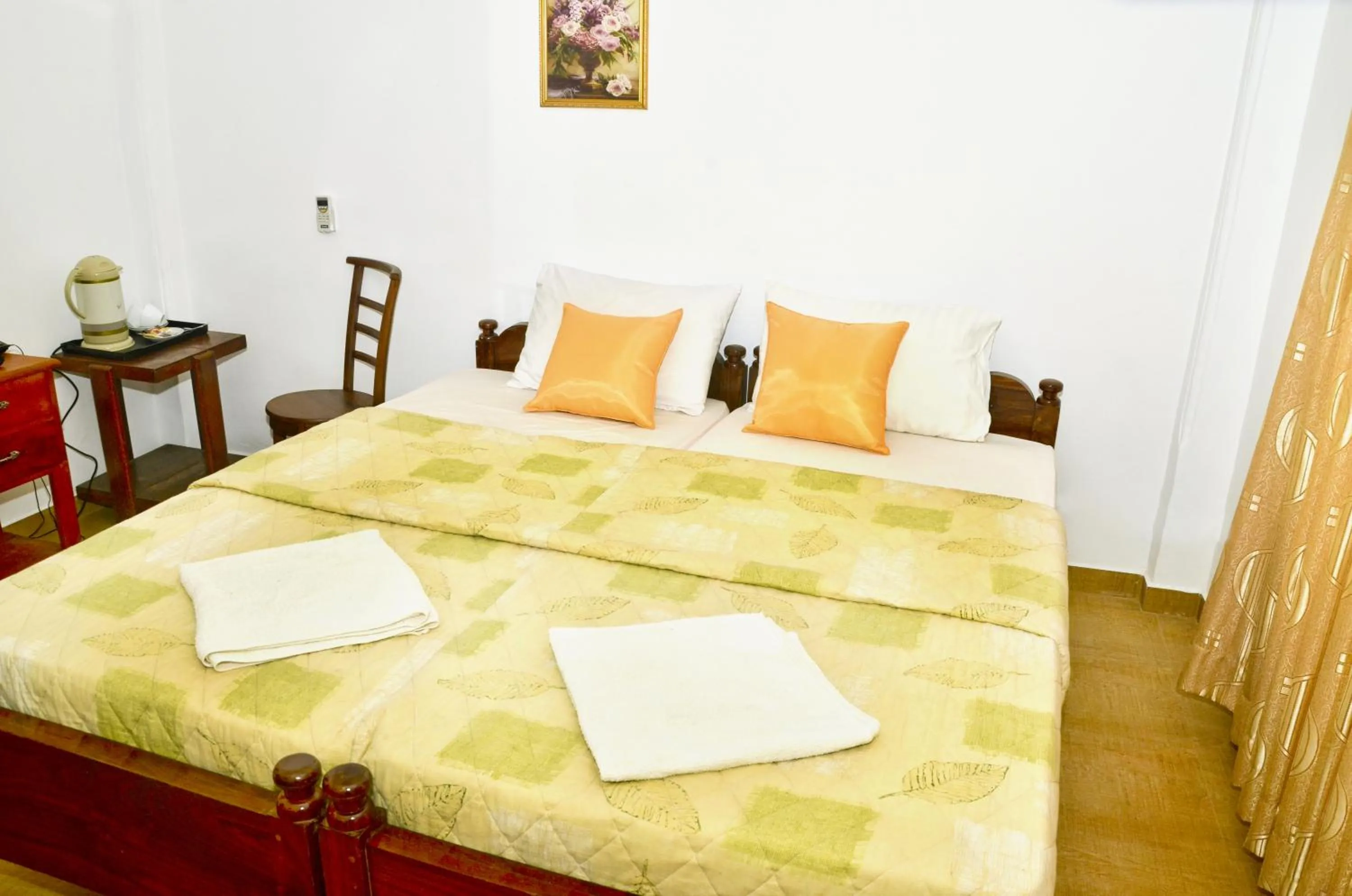 Photo of the whole room, Bed in Paradise Inn