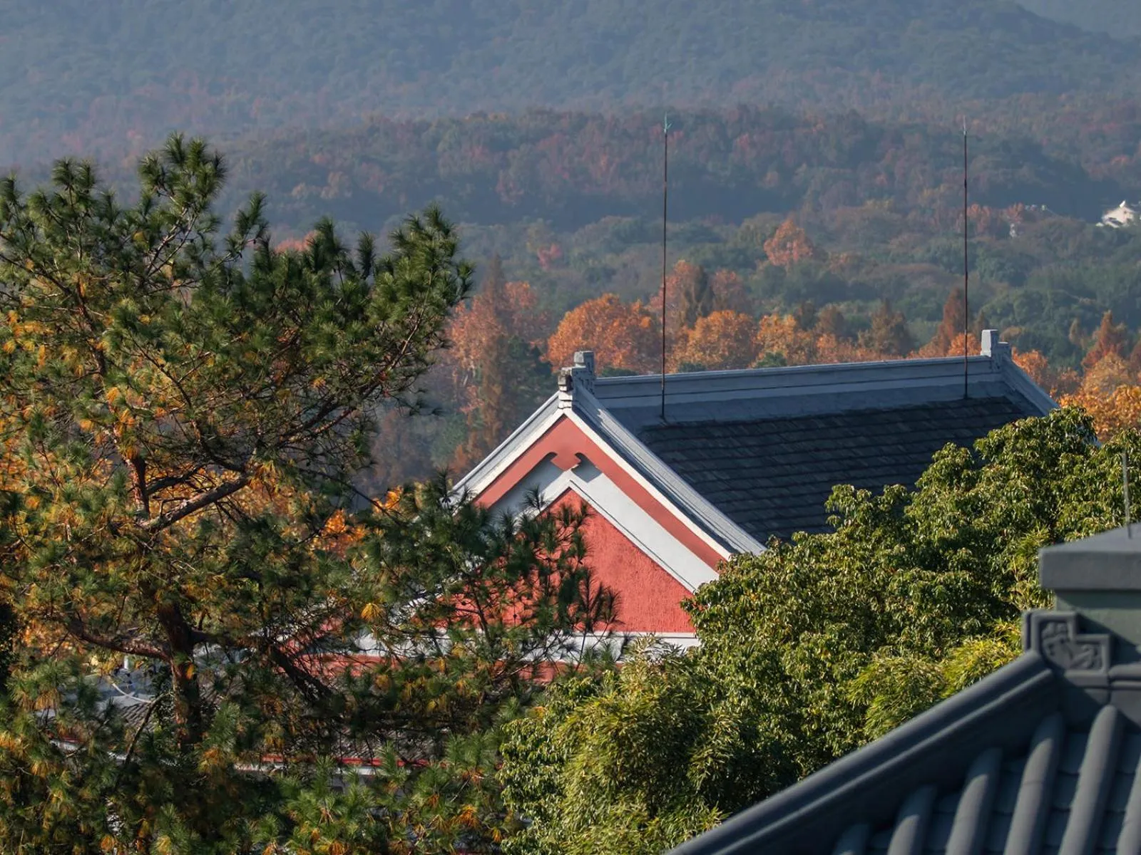 Natural landscape in The Silk Lakehouse, Shangri-La Hangzhou