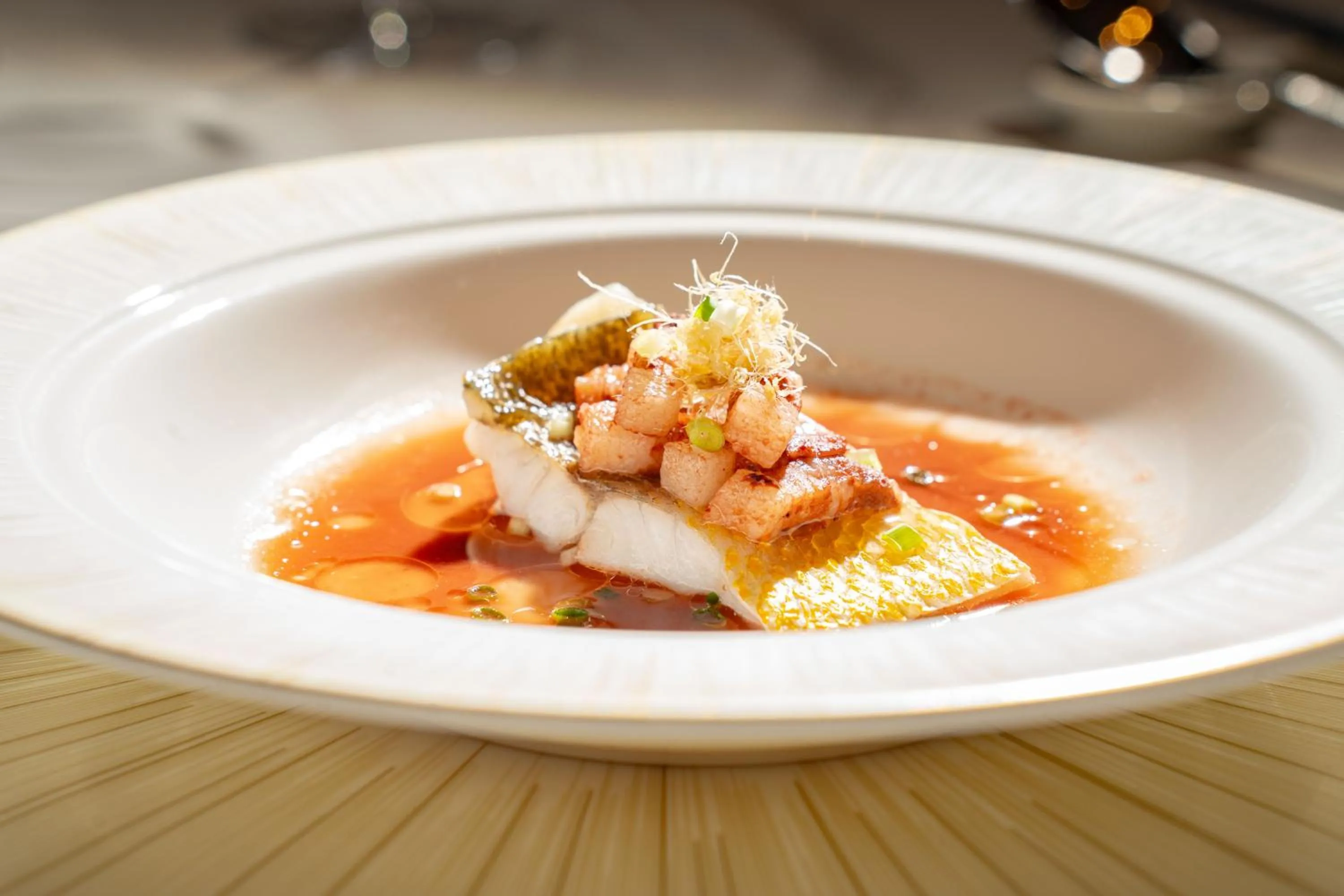 Restaurant/places to eat in The Silk Lakehouse, Shangri-La Hangzhou