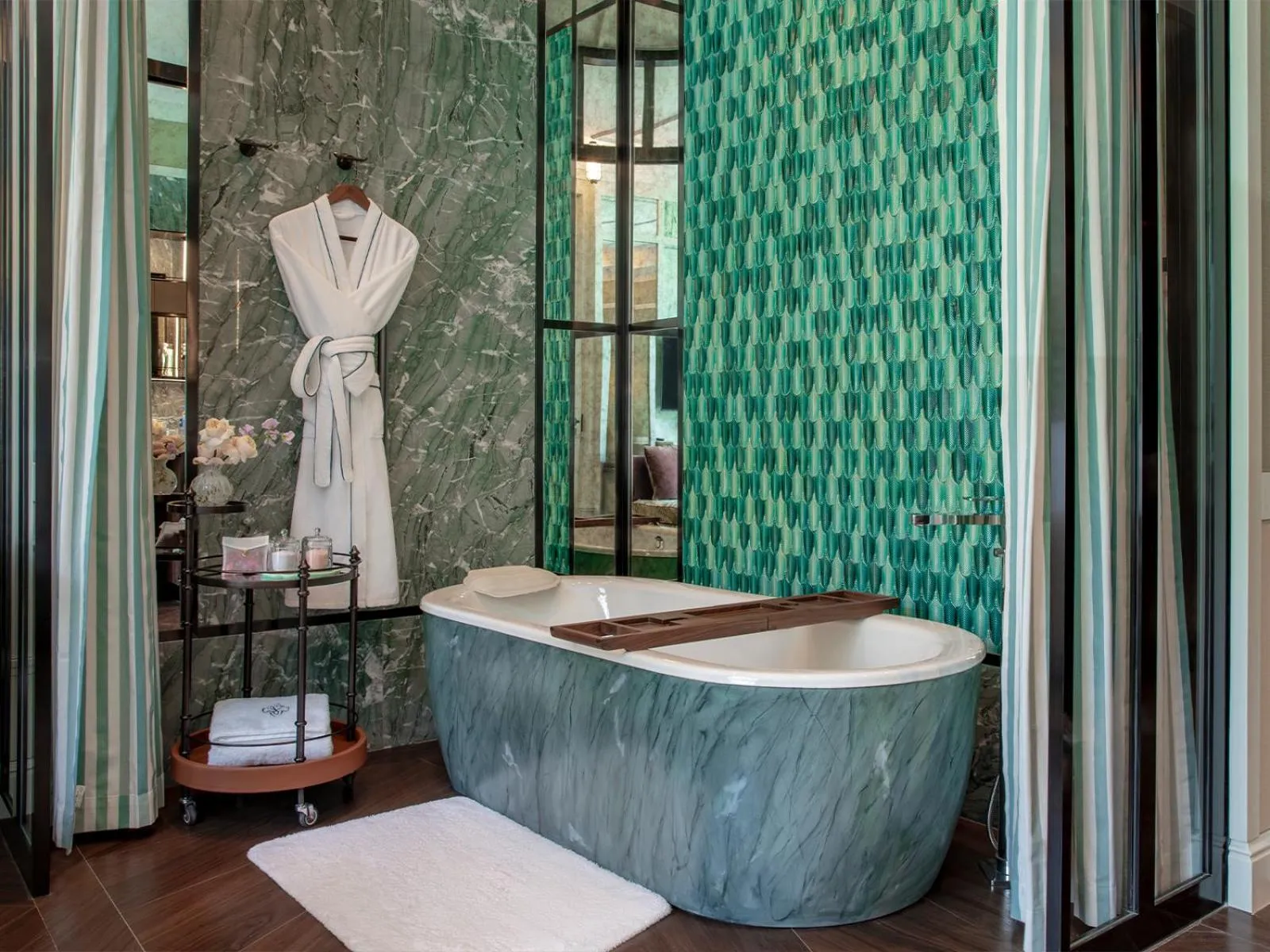 Bath in The Silk Lakehouse, Shangri-La Hangzhou