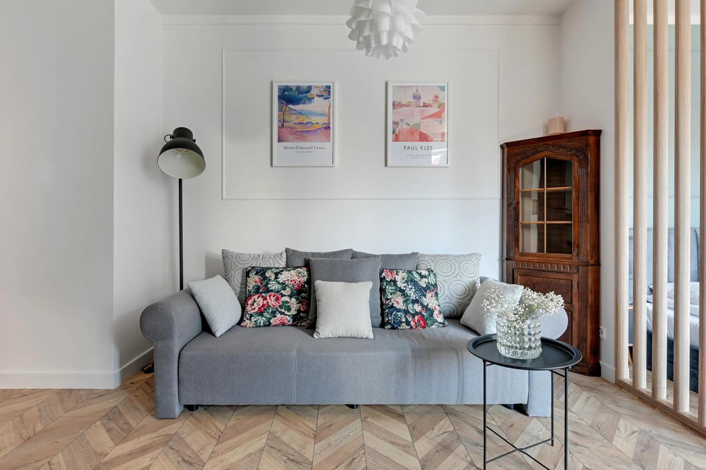 Living room in Old Town by Welcome Apartment