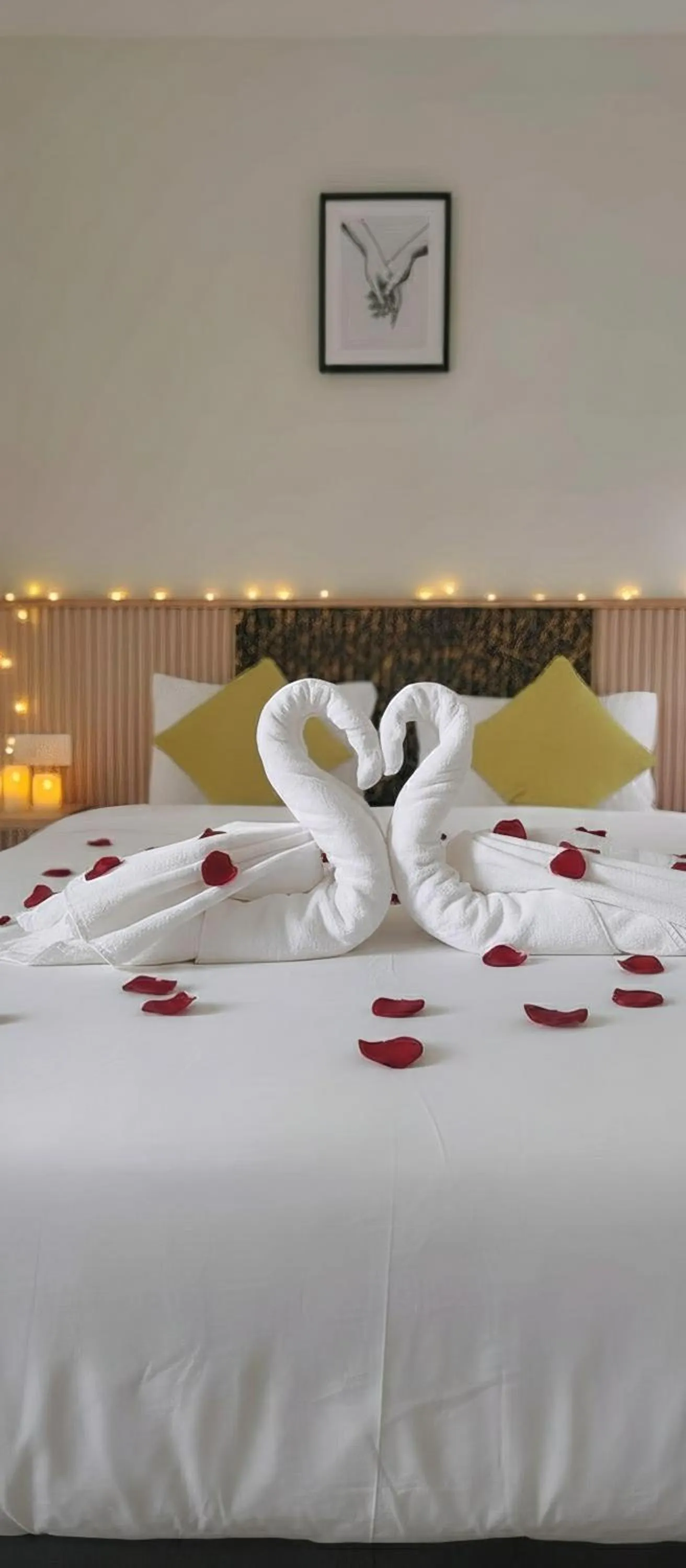 Property building, Bed in Ko Lanta Hotels and Working Space