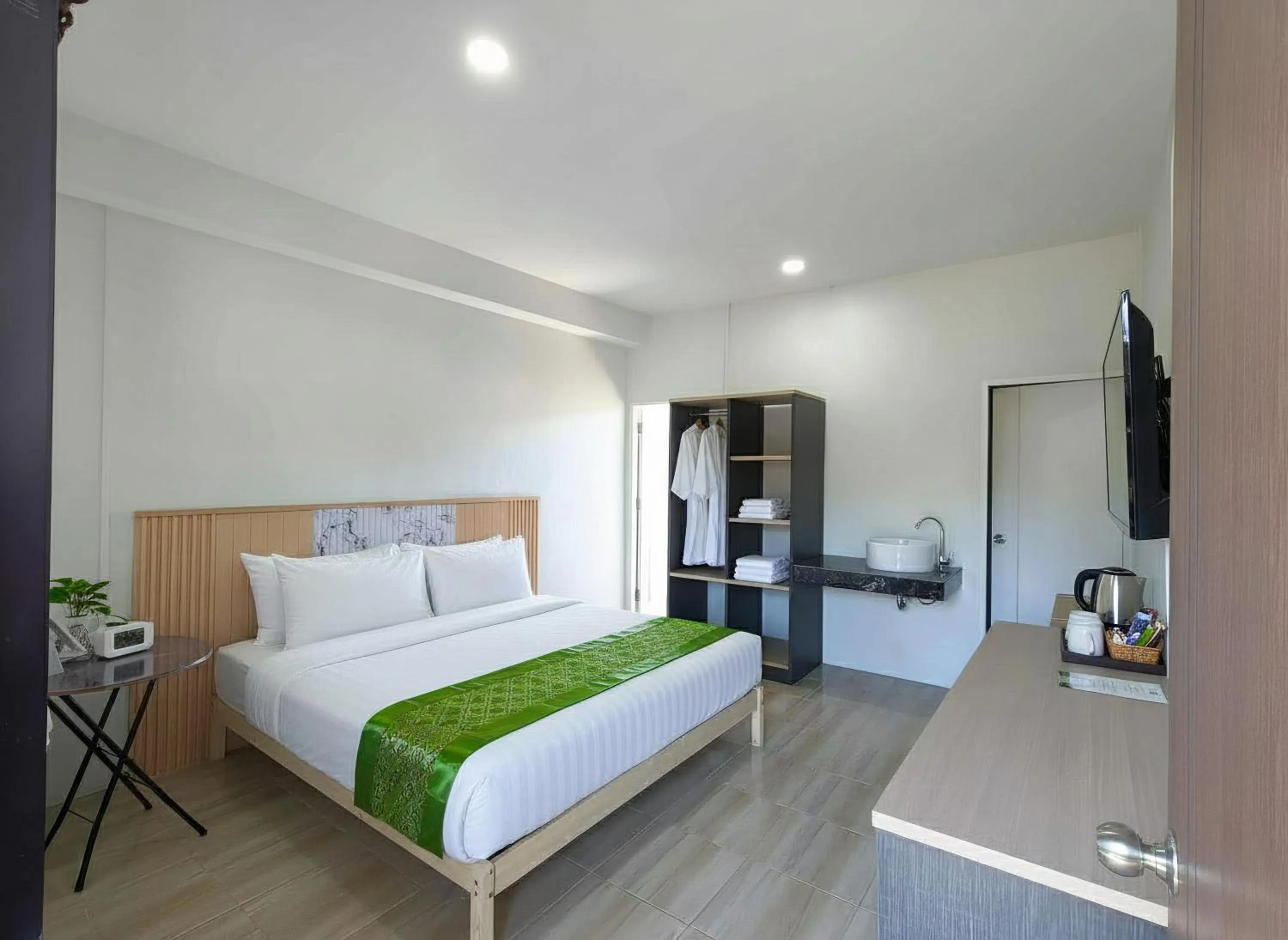 Bed in Ko Lanta Hotels and Working Space