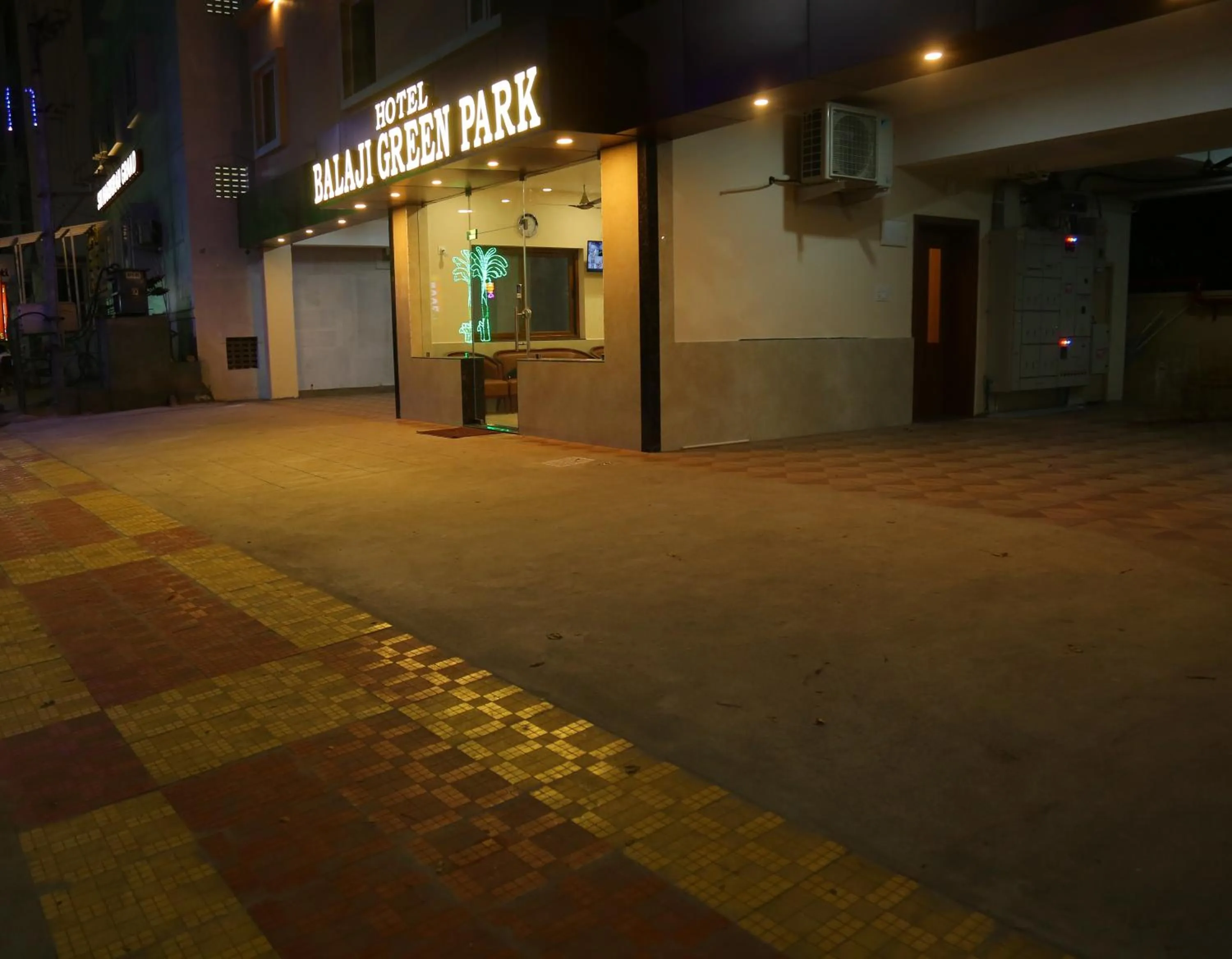 Hotel Balaji Green Park