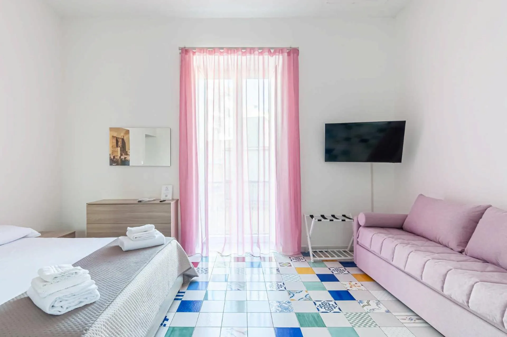 Bed in Appartamenti La Dimora di Parthenope Centro Storico