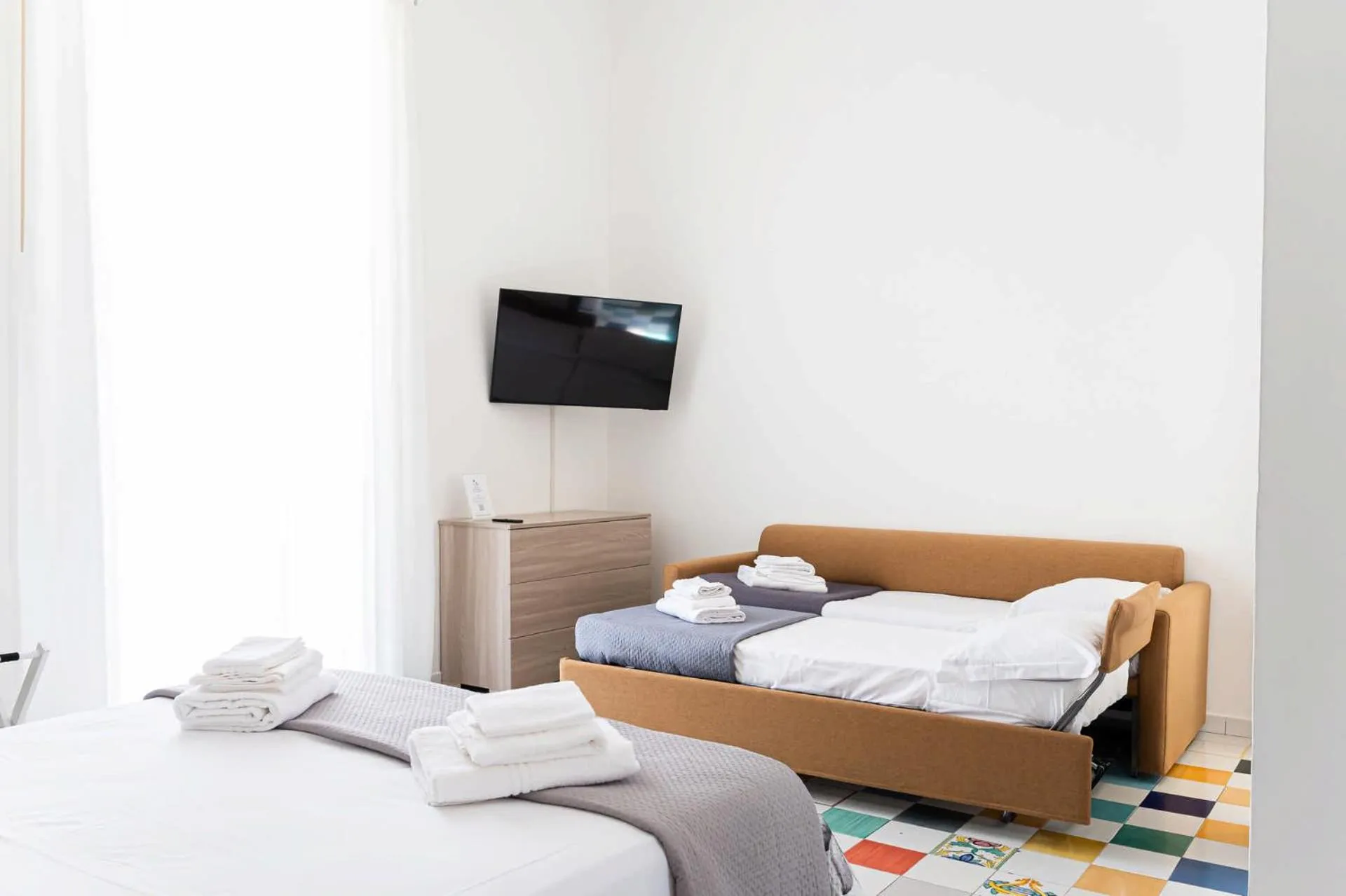 Bed in Appartamenti La Dimora di Parthenope Centro Storico