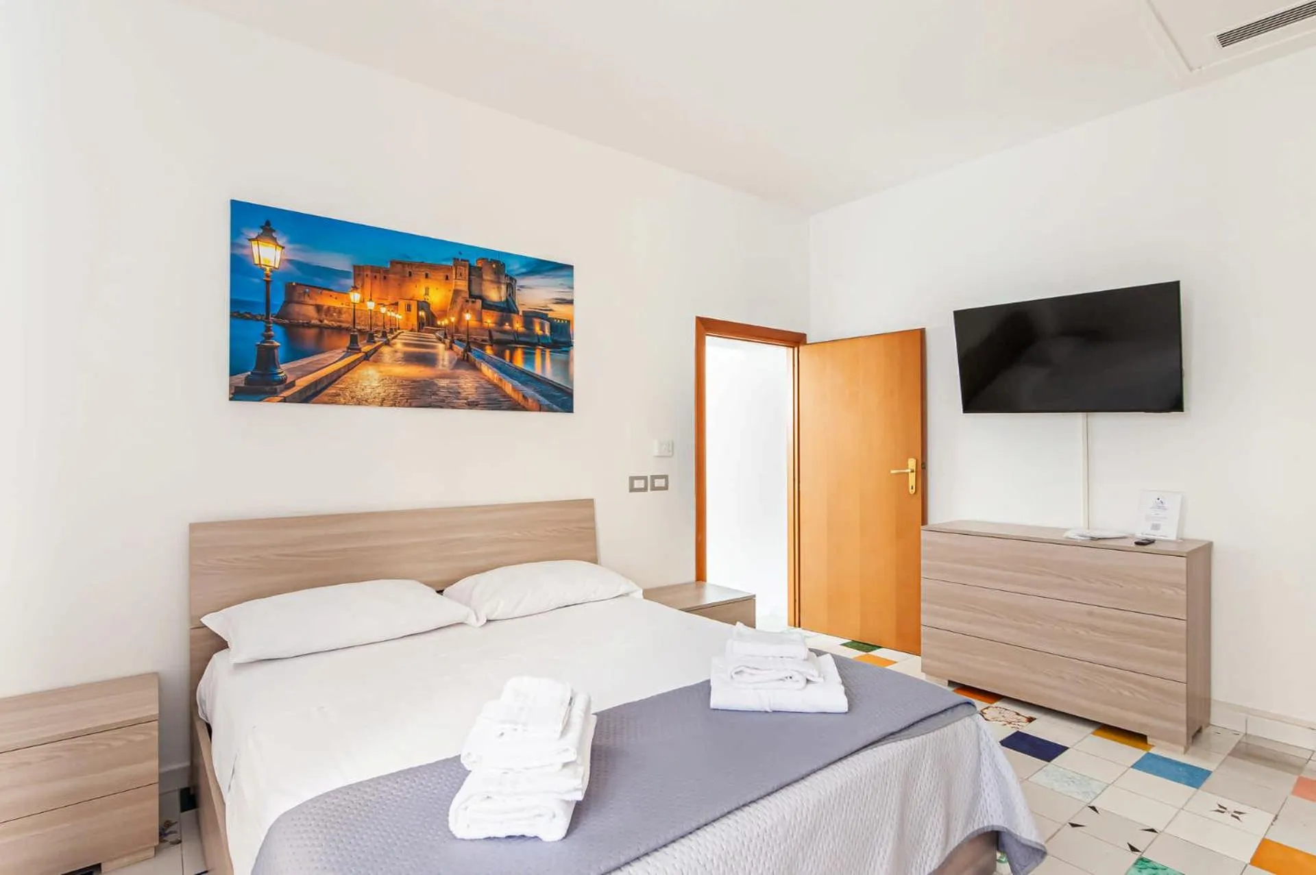 Bed in Appartamenti La Dimora di Parthenope Centro Storico