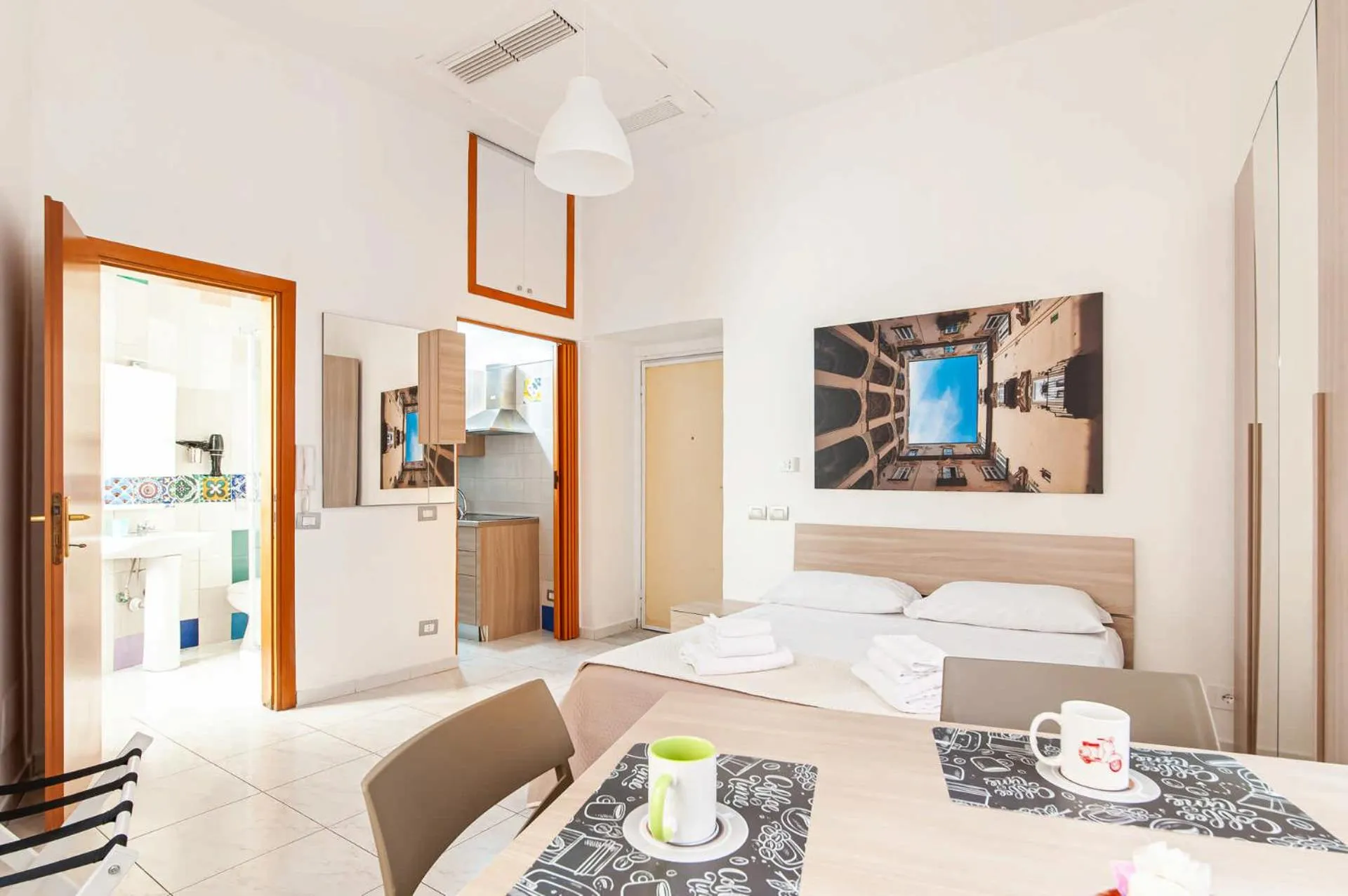 Bed in Appartamenti La Dimora di Parthenope Centro Storico