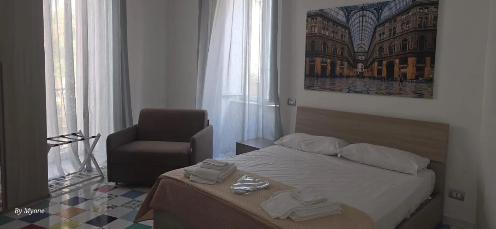 Bed in Appartamenti La Dimora di Parthenope Centro Storico