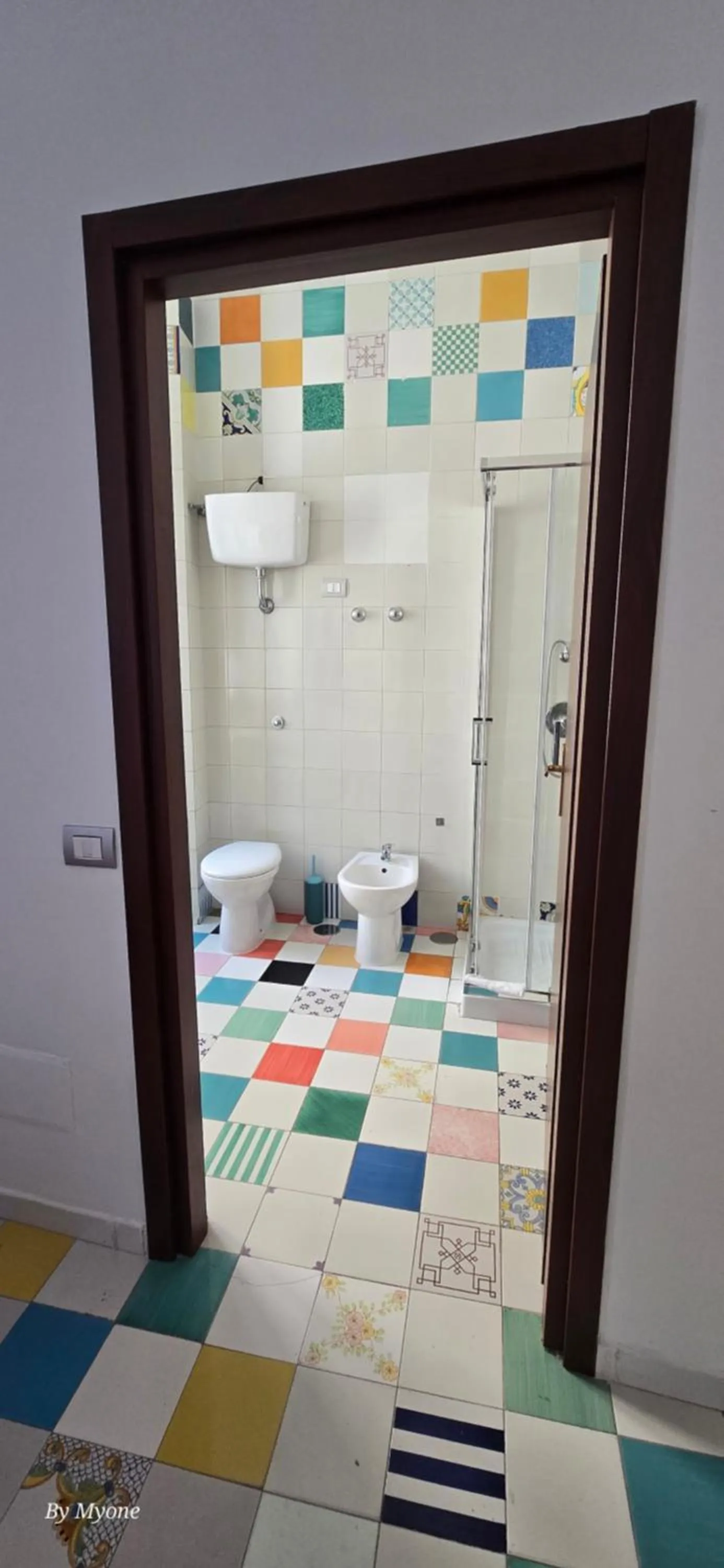 Shower in Appartamenti La Dimora di Parthenope Centro Storico