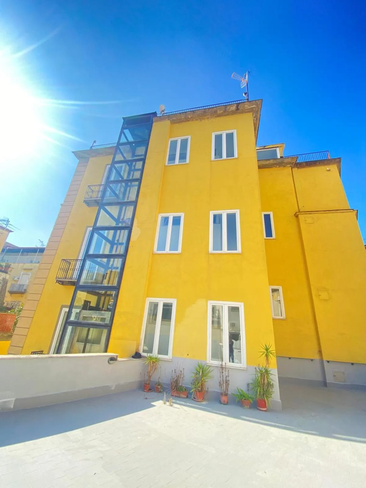 Property building in Appartamenti La Dimora di Parthenope Centro Storico