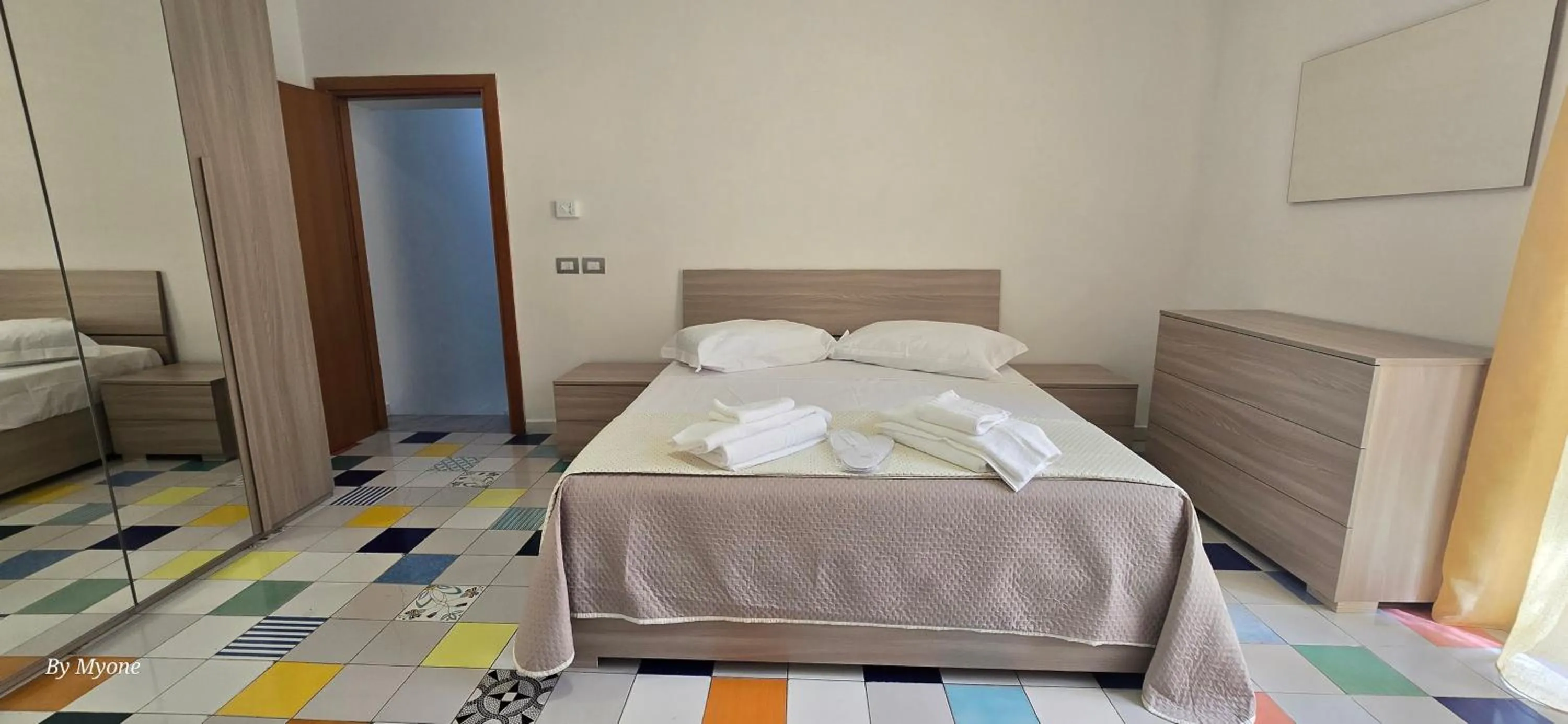 Bed in Appartamenti La Dimora di Parthenope Centro Storico