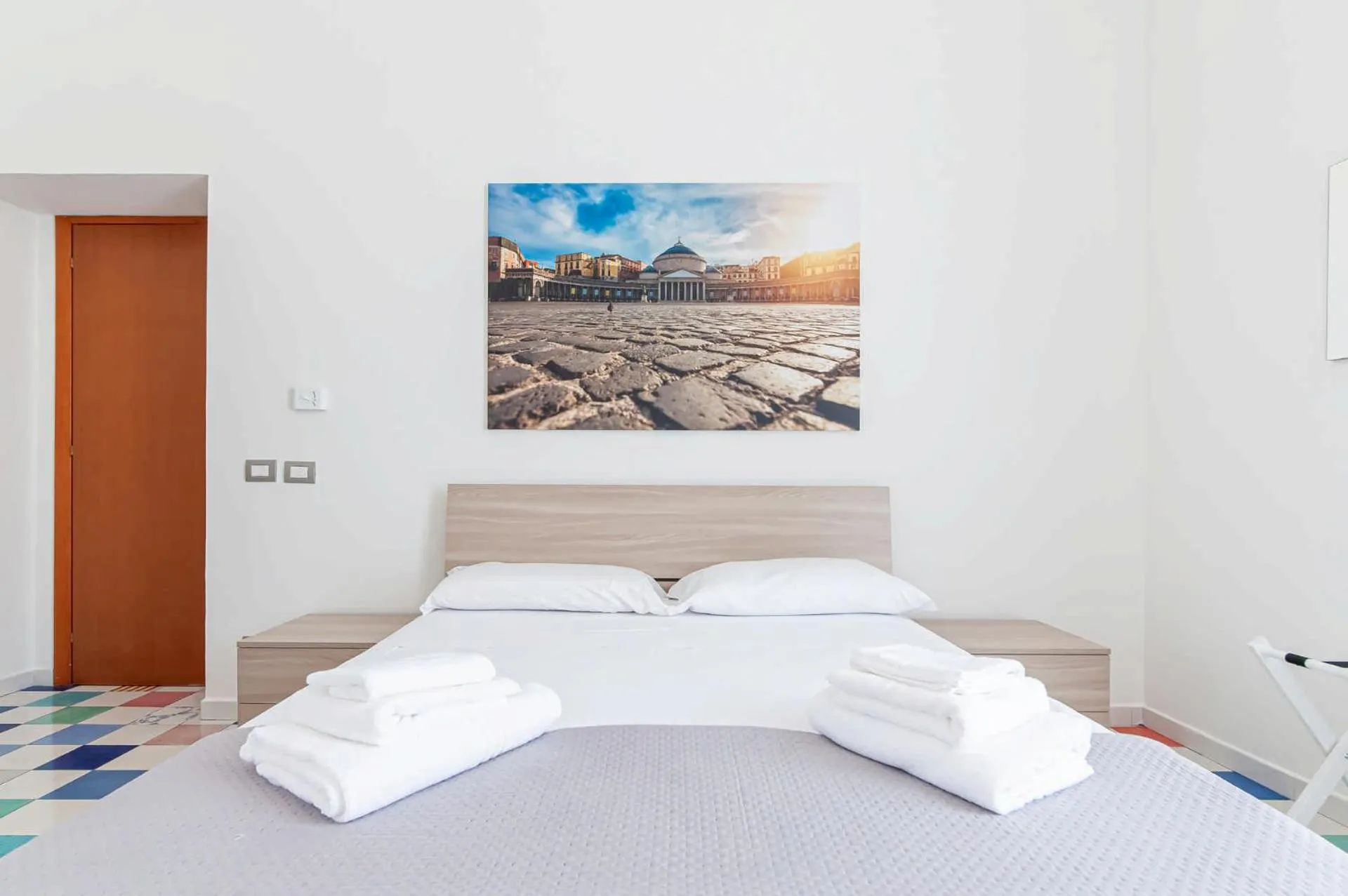 Bed in Appartamenti La Dimora di Parthenope Centro Storico