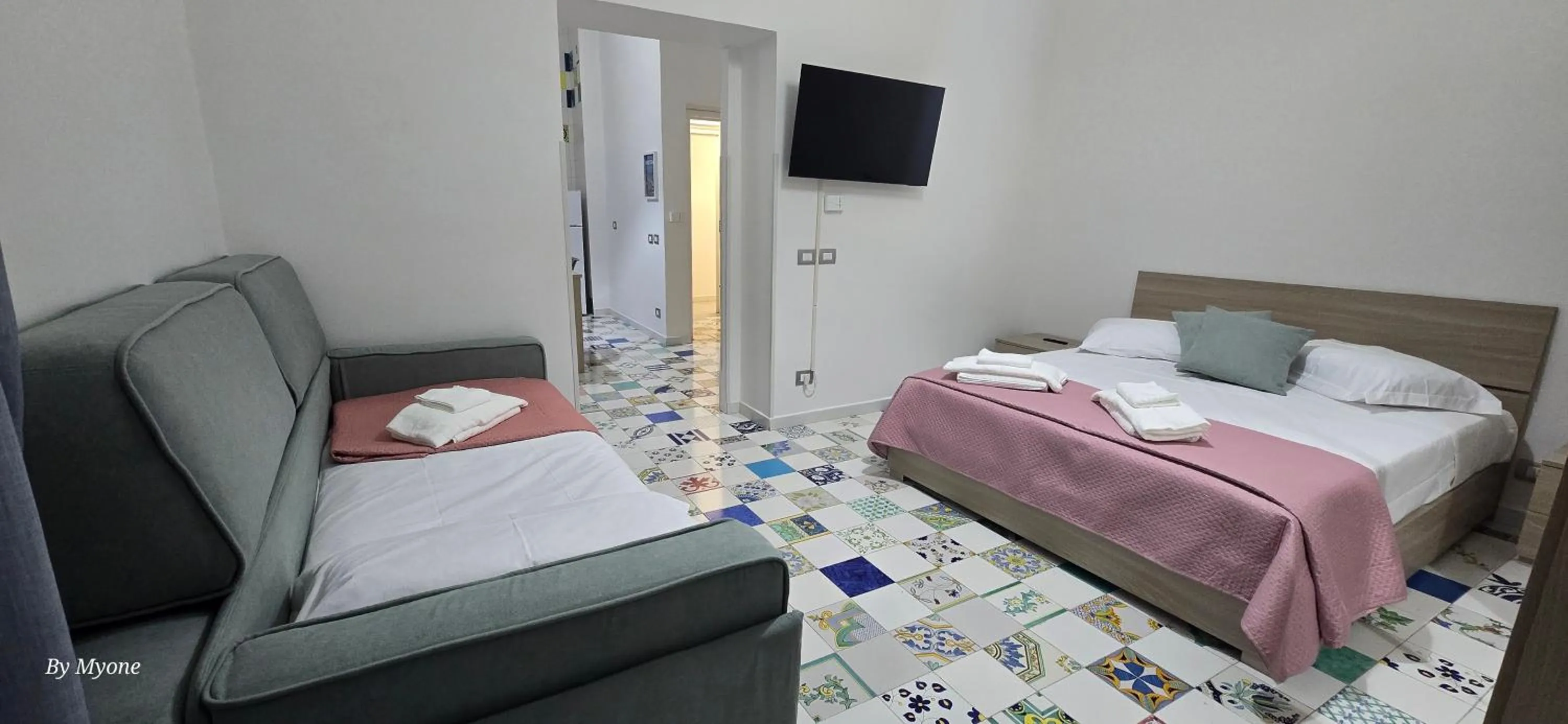 Bed in Appartamenti La Dimora di Parthenope Centro Storico