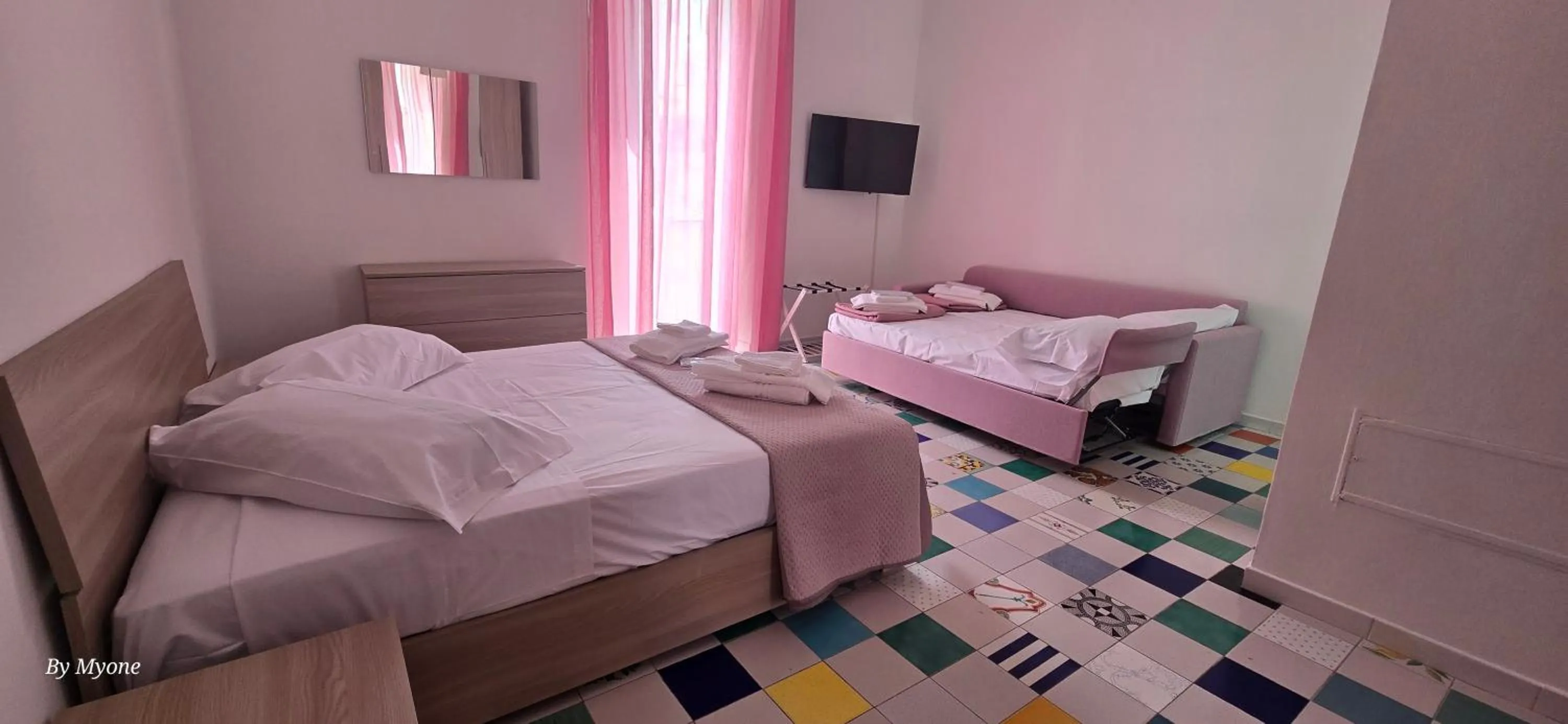 Bed in Appartamenti La Dimora di Parthenope Centro Storico