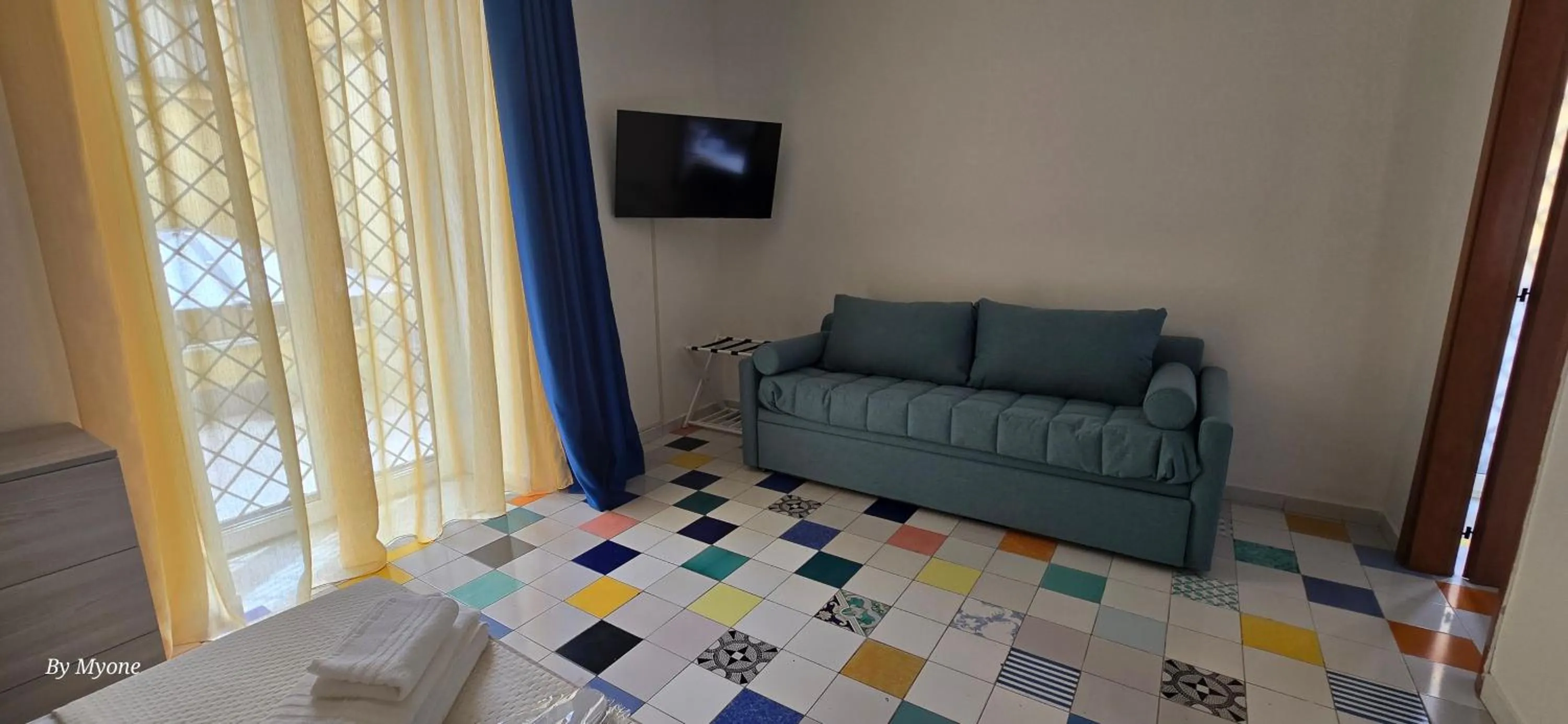 Bed in Appartamenti La Dimora di Parthenope Centro Storico